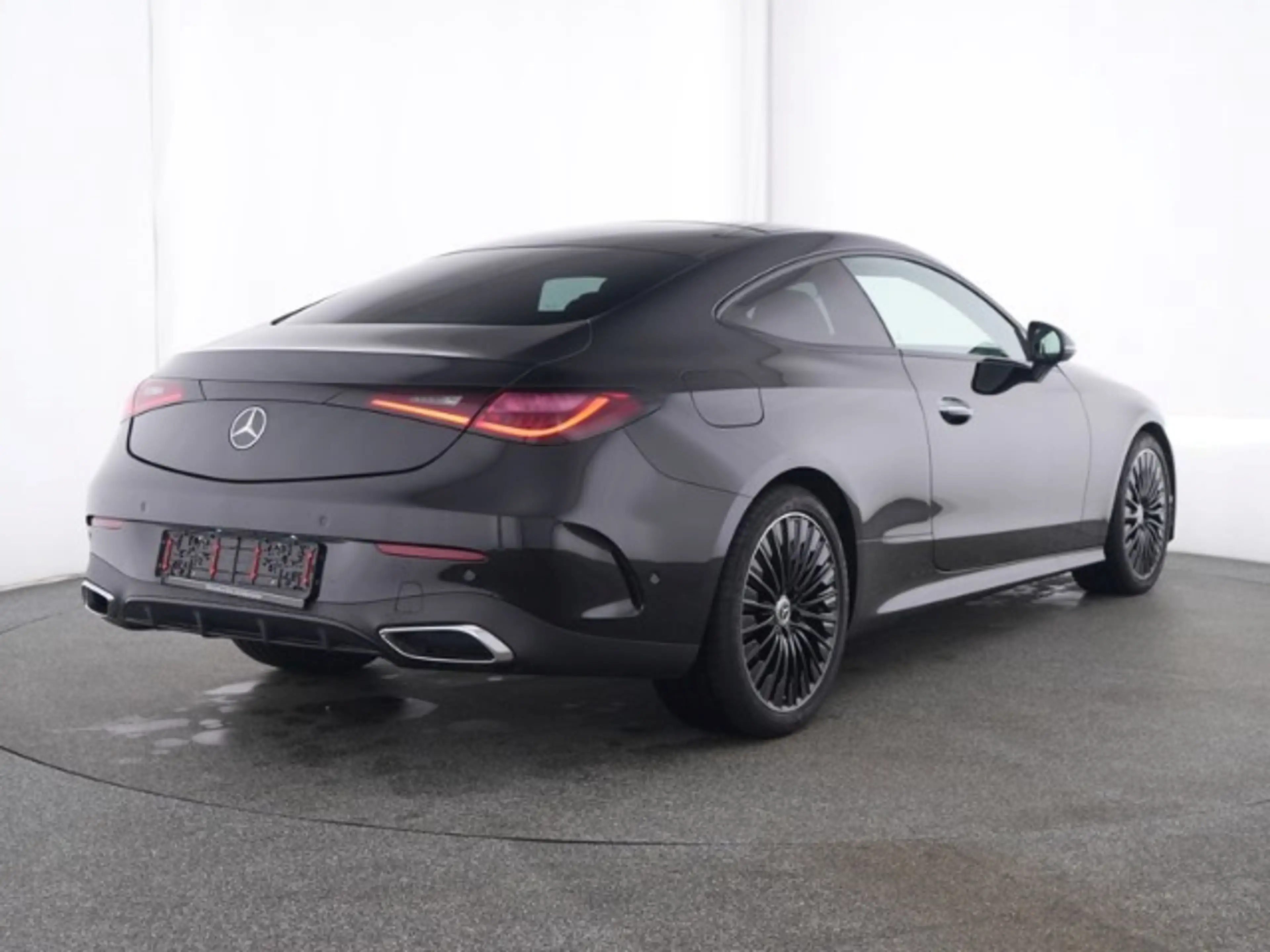 Mercedes-Benz CLE 200 AMG Line Advanced+ Night Distronic Panorama — photo 3