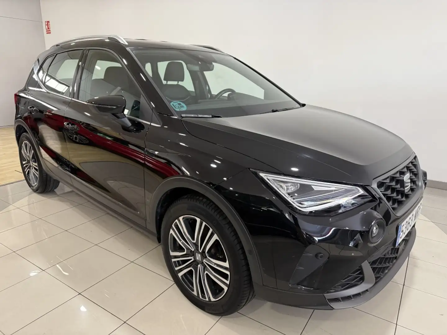 SEAT Arona 1.0 TSI S&S FR XM 110 Noir - 1