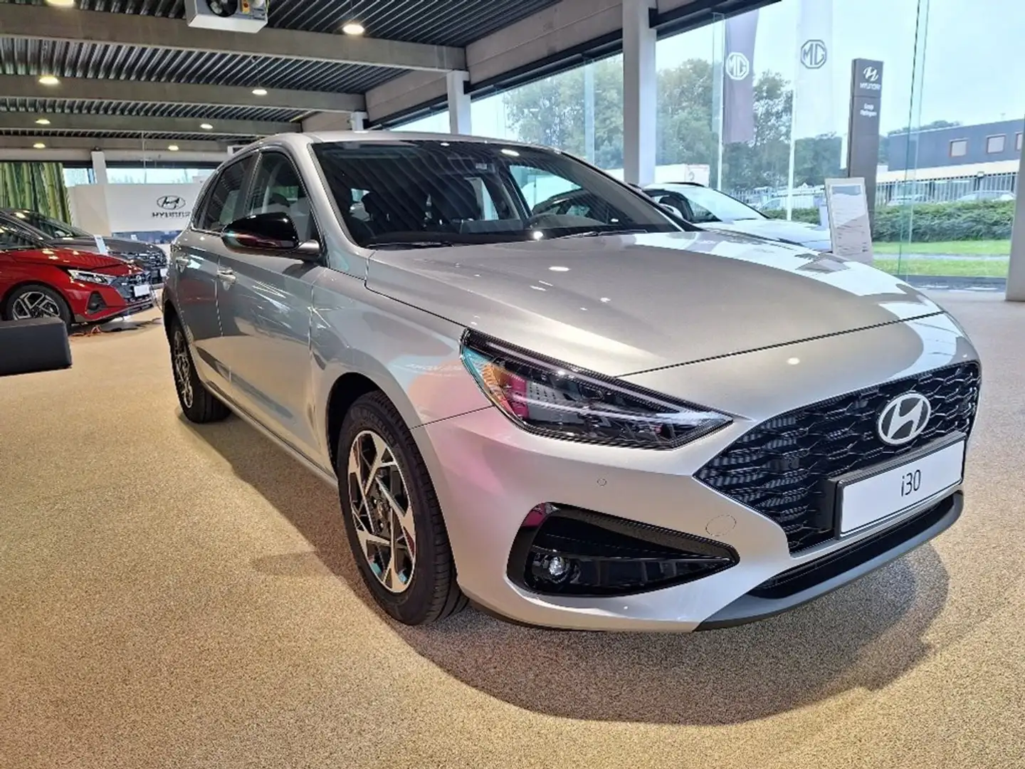 Hyundai i30 Techno 5d 1.0 T-GDi 100 6MT Silber - 2