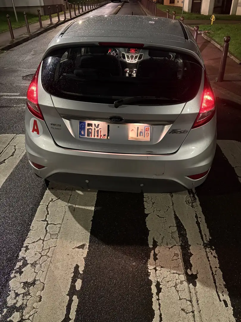 Ford Fiesta 1.6 TDCi 90 Ghia - 2