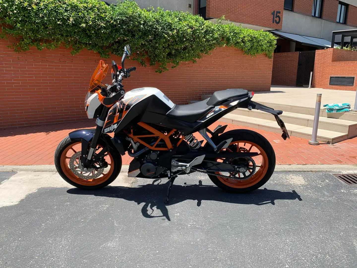 KTM 390 Duke 2015 Bílá - 2