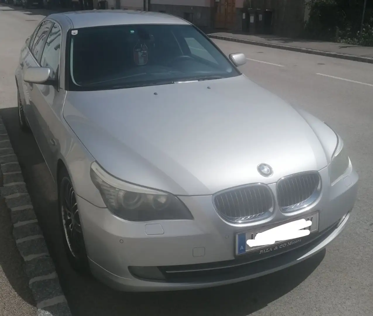 BMW 525 525d Silber - 1