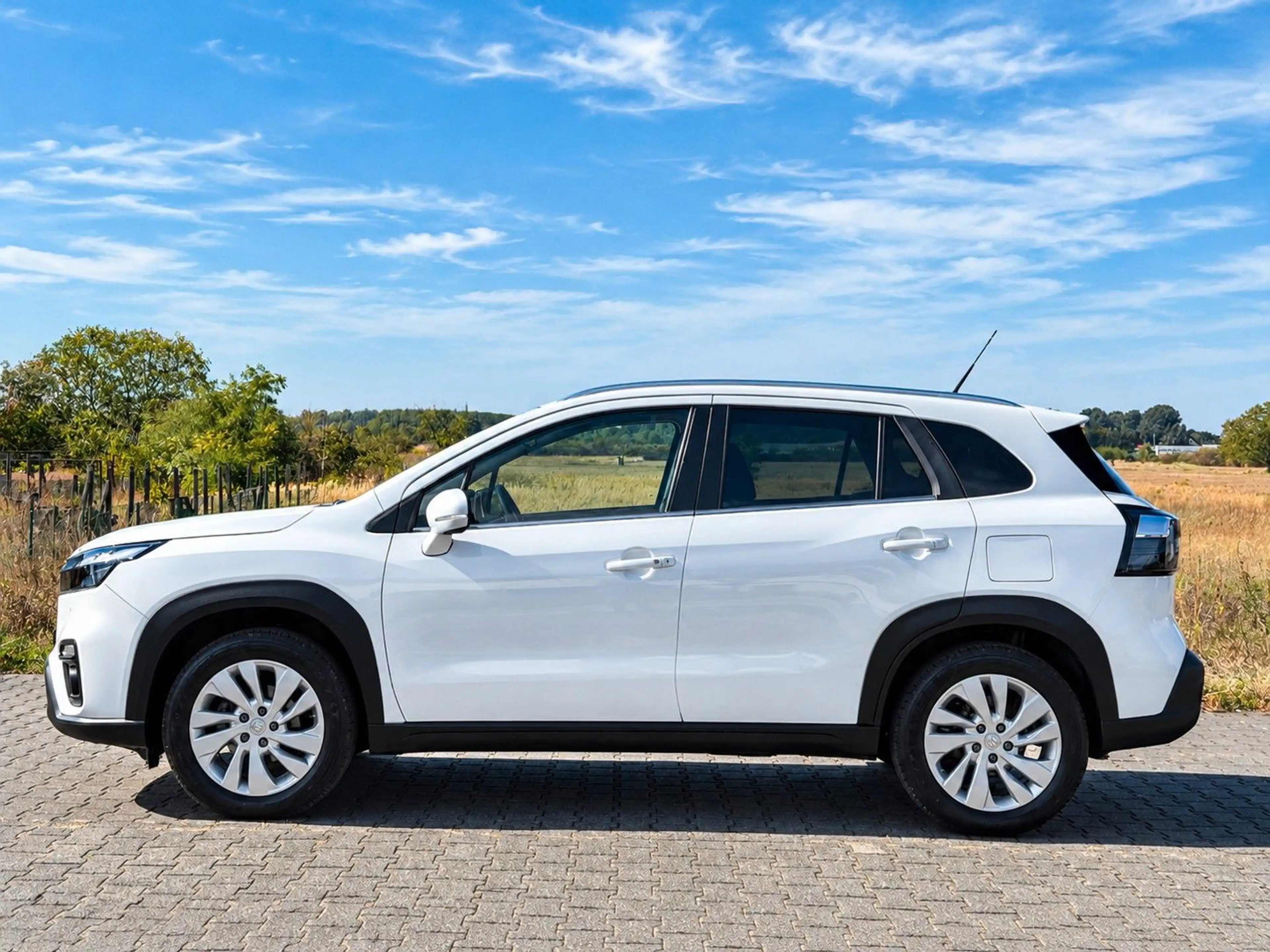 Suzuki SX4 S-Cross HYBRID Club *ACC*ASSIST*CAM*KEYLESS — photo 7