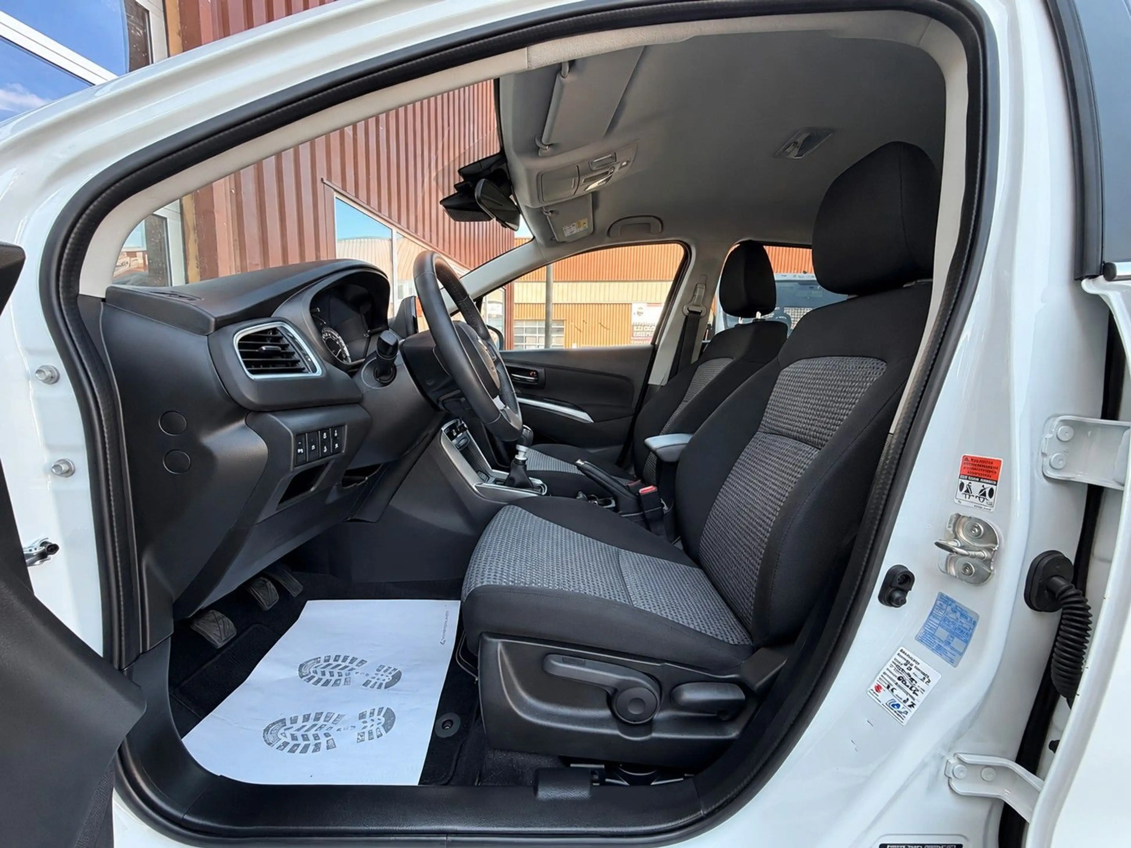 Suzuki SX4 S-Cross HYBRID Club *ACC*ASSIST*CAM*KEYLESS — photo 11