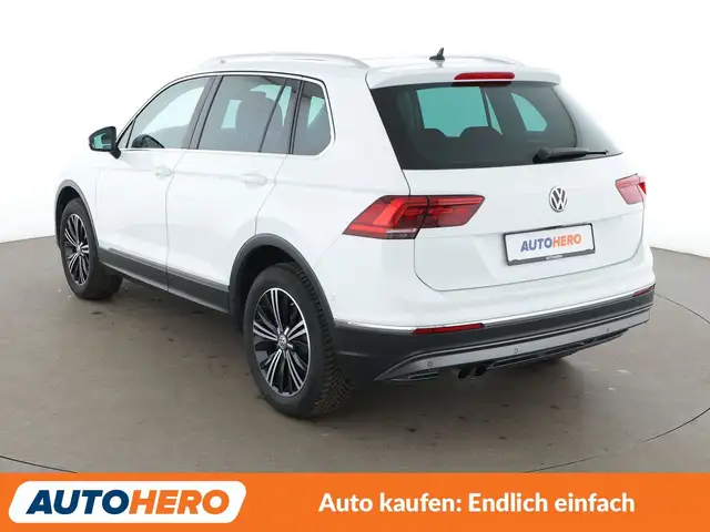 Volkswagen Tiguan view 4