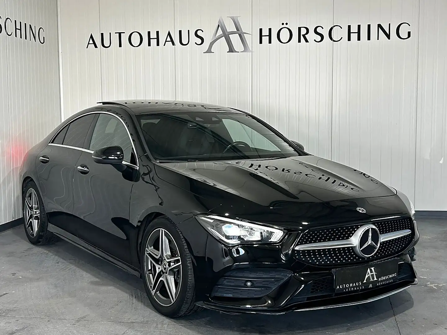 Mercedes-Benz CLA 180 d Aut.//AMG-PAKET//AMBIENTE//PANO//SPORTSITZE//... Schwarz - 1