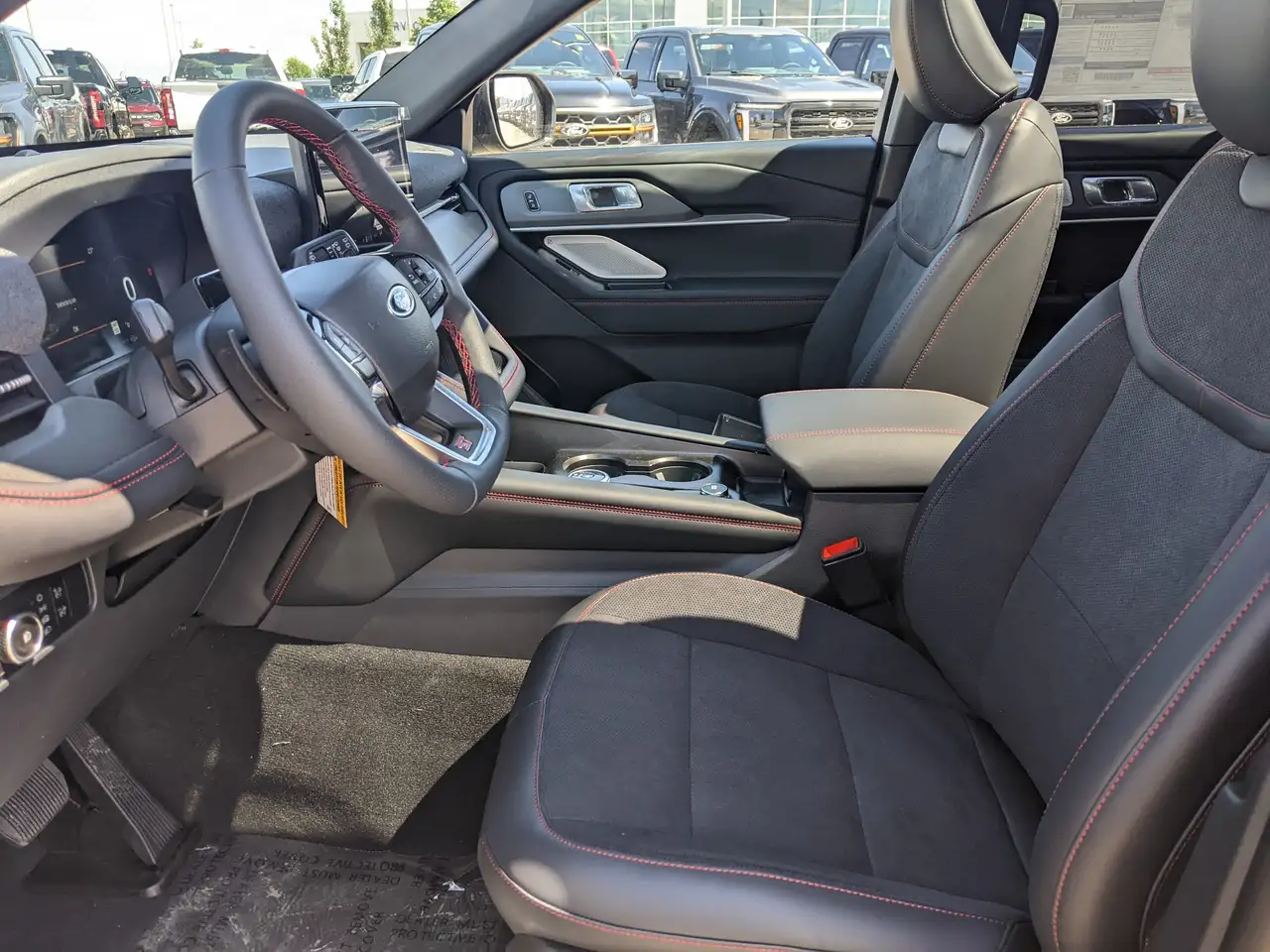 Ford Explorer снимка Ford Explorer