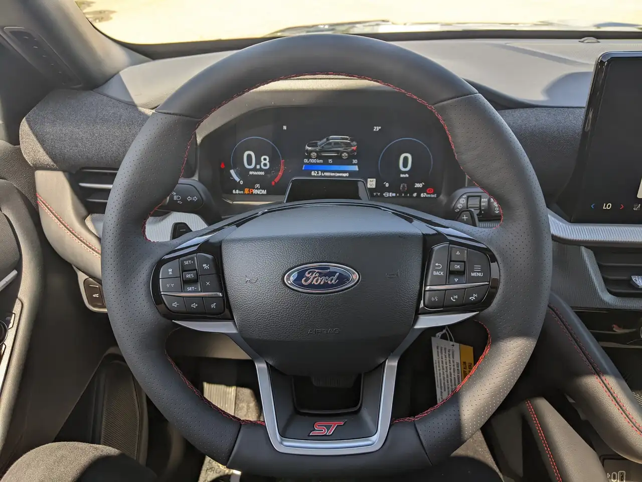 Ford Explorer снимка Ford Explorer
