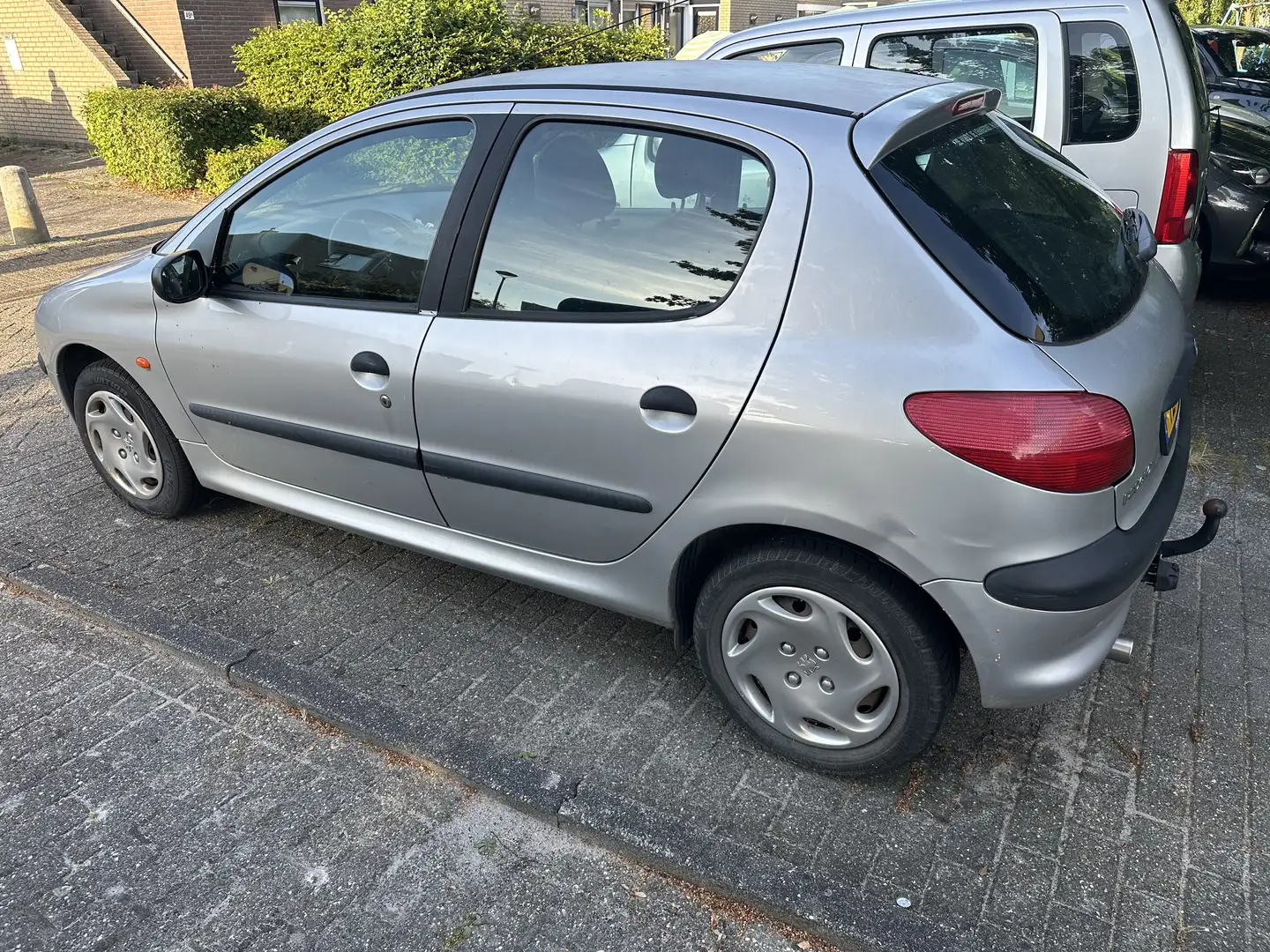 Peugeot 106 Grau - 2