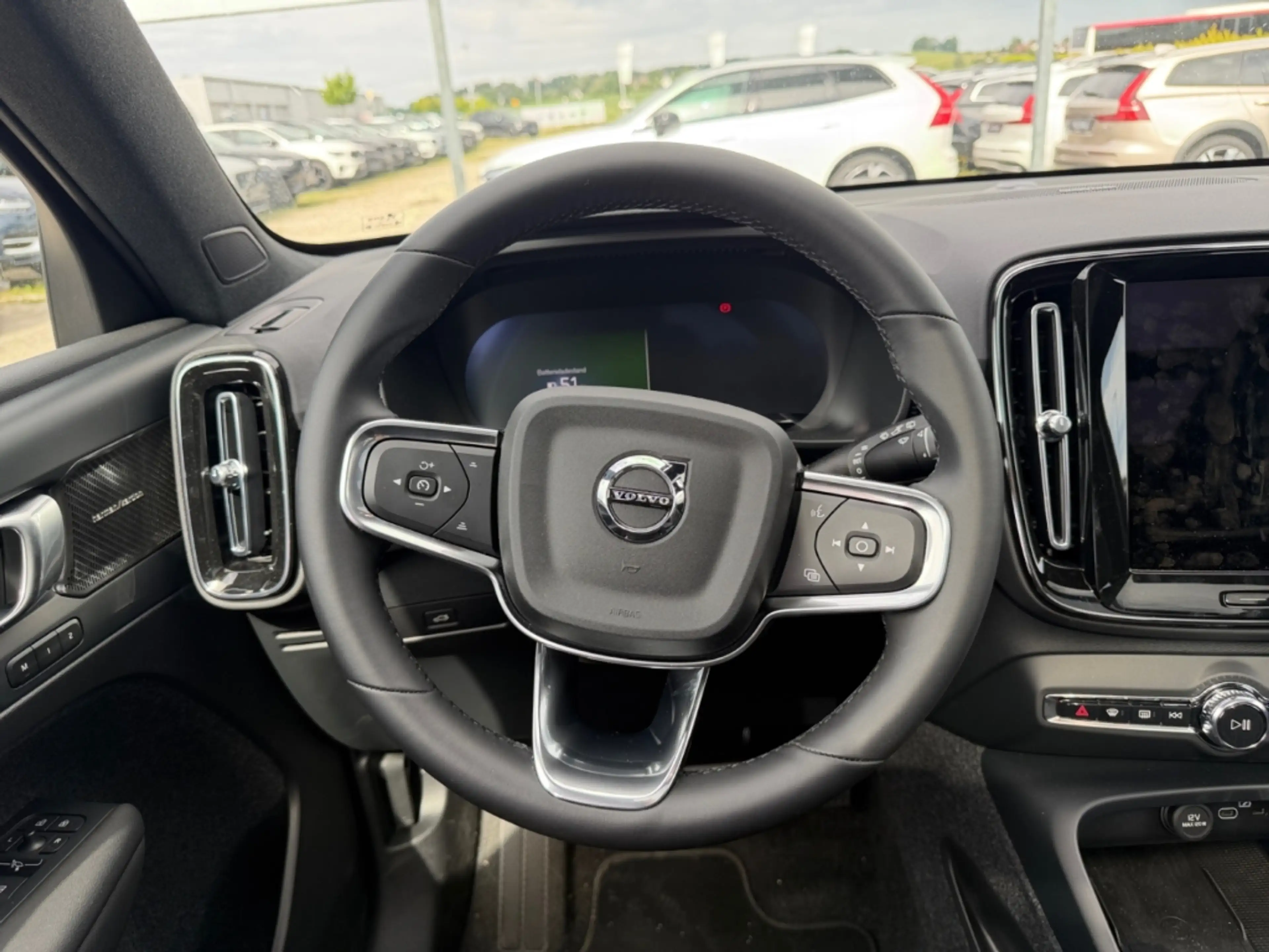Volvo EX40 325 kW Twin Motor Performance AWD Ultra Black Edit — photo 13