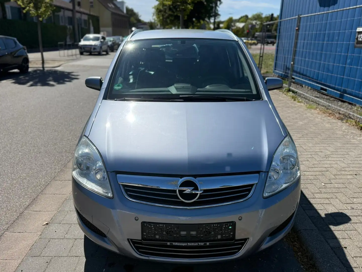 Opel Zafira Edition Grau - 2