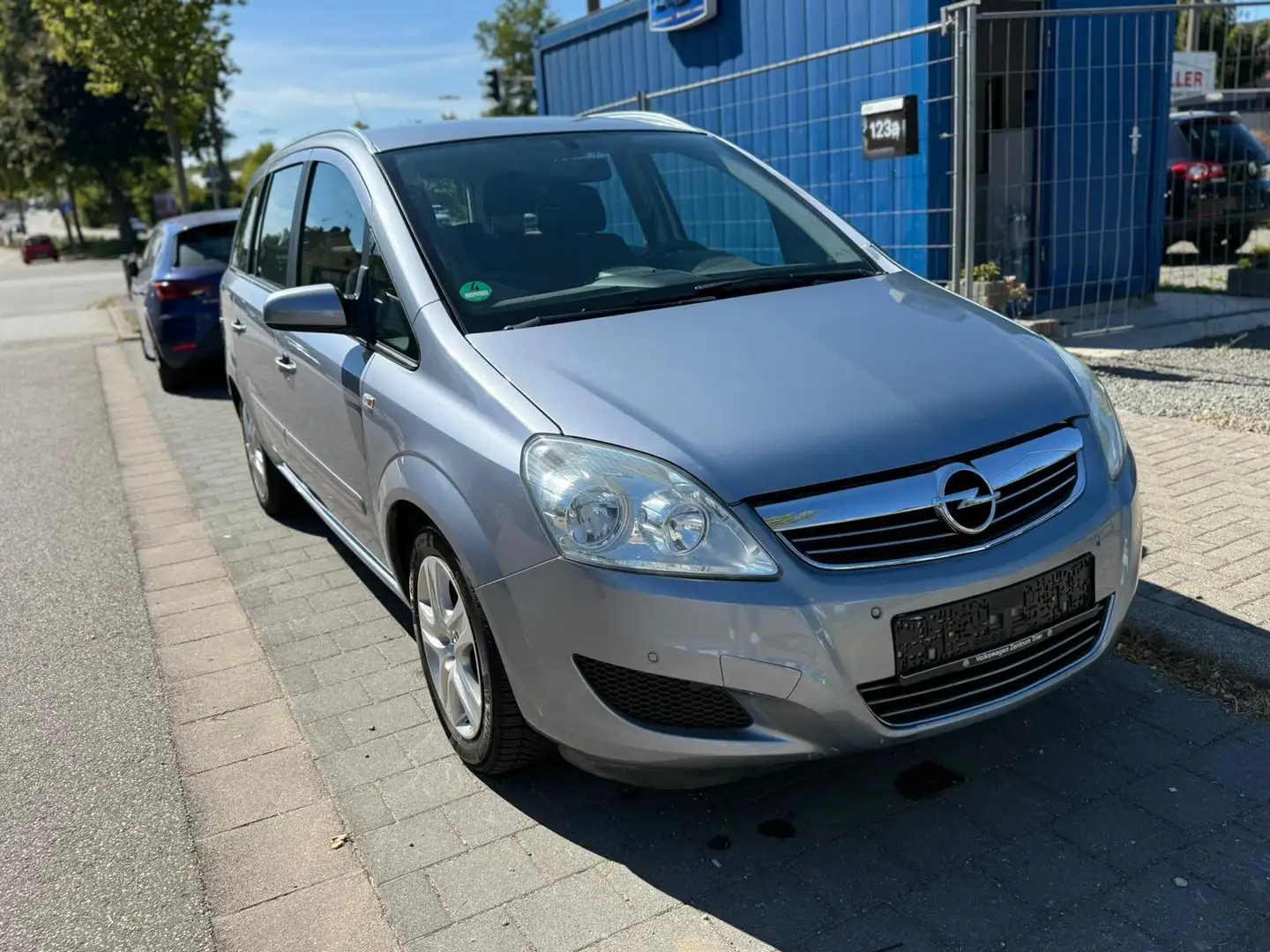 Opel Zafira Edition Grau - 1