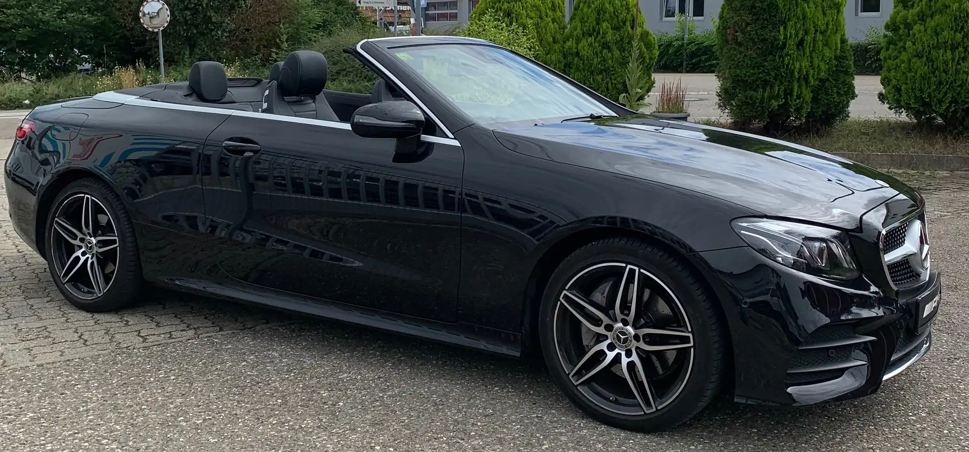 Mercedes-Benz E 200 Cabrio AMG-Line Digital Cockpit Noir - 1