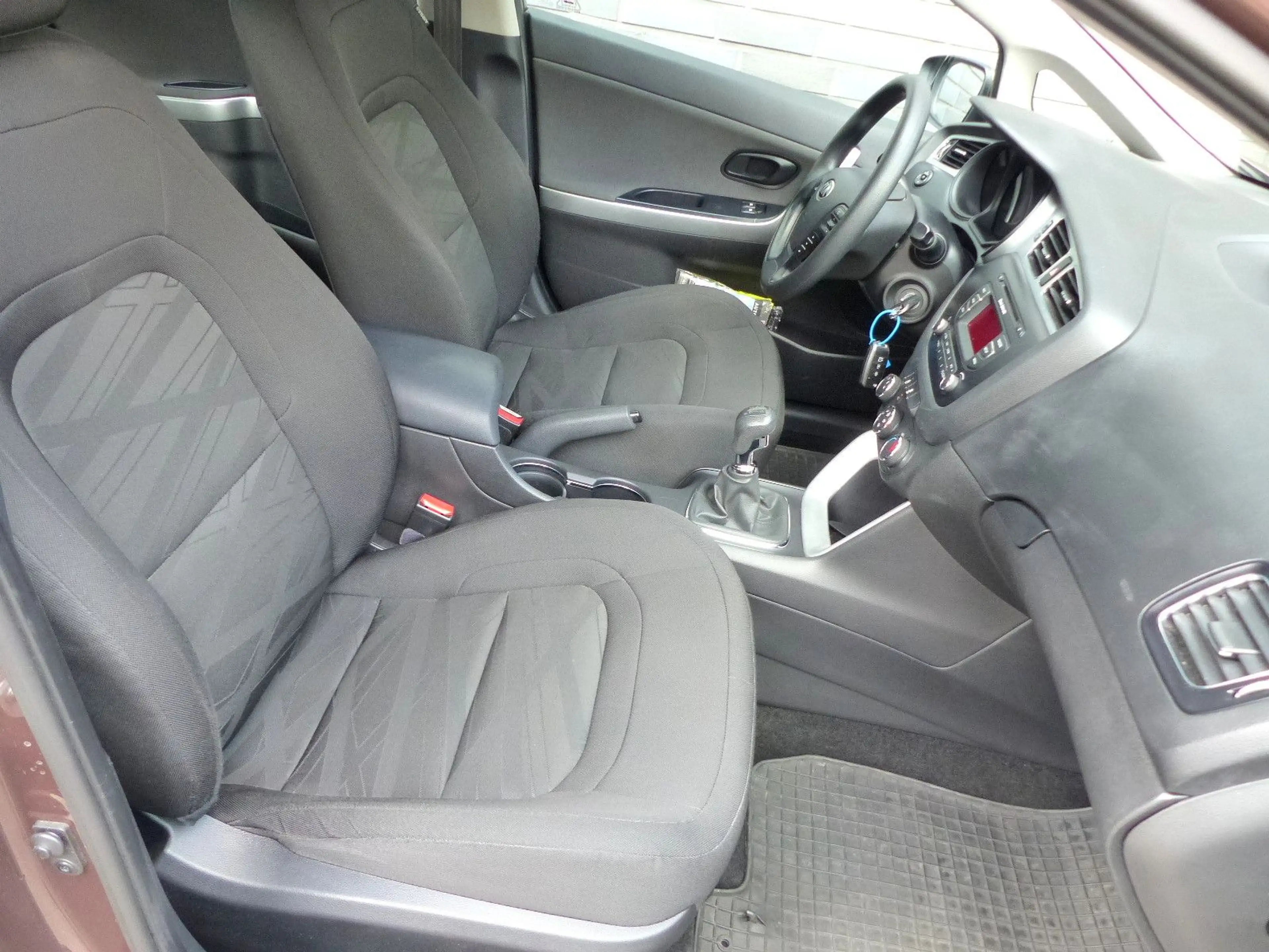 Kia Ceed / cee'd 1.4 CVVT Attract Klima/Bluetooth — photo 3