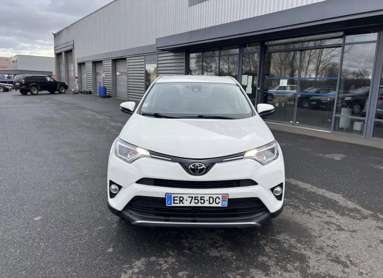 Toyota RAV 4 RAV4 Pro 143 D-4D 2WD Dynamic Edition Bu