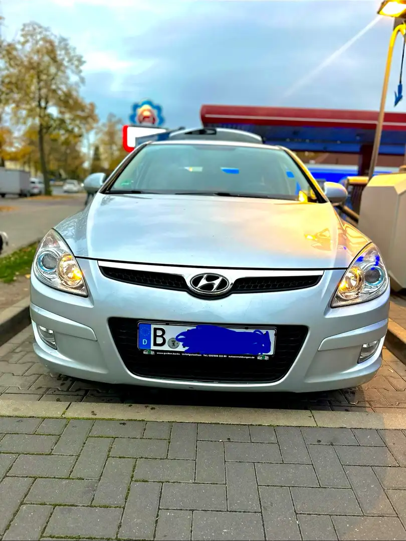 Hyundai i30 1.6 Automatik Style - 1