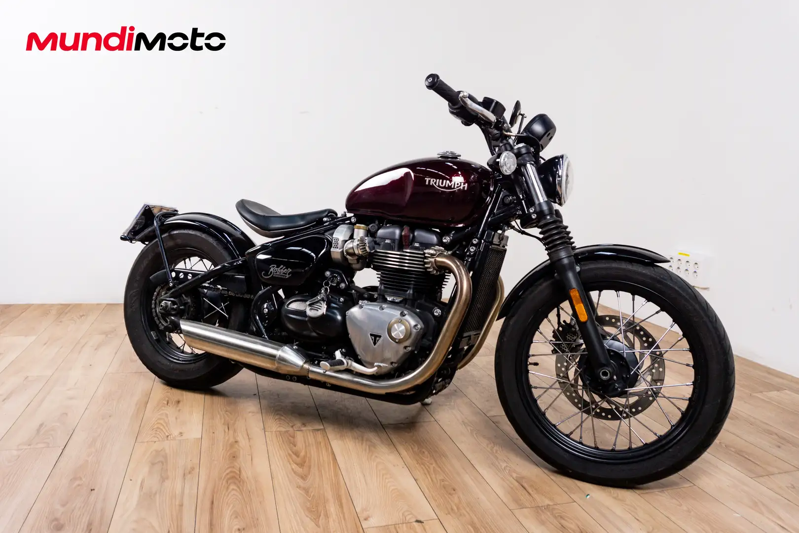 Triumph Bonneville Bobber - 2