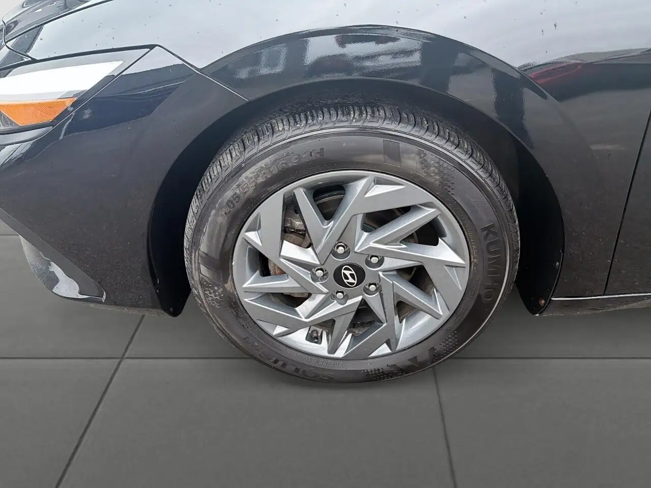 Hyundai ELANTRA photo Hyundai ELANTRA