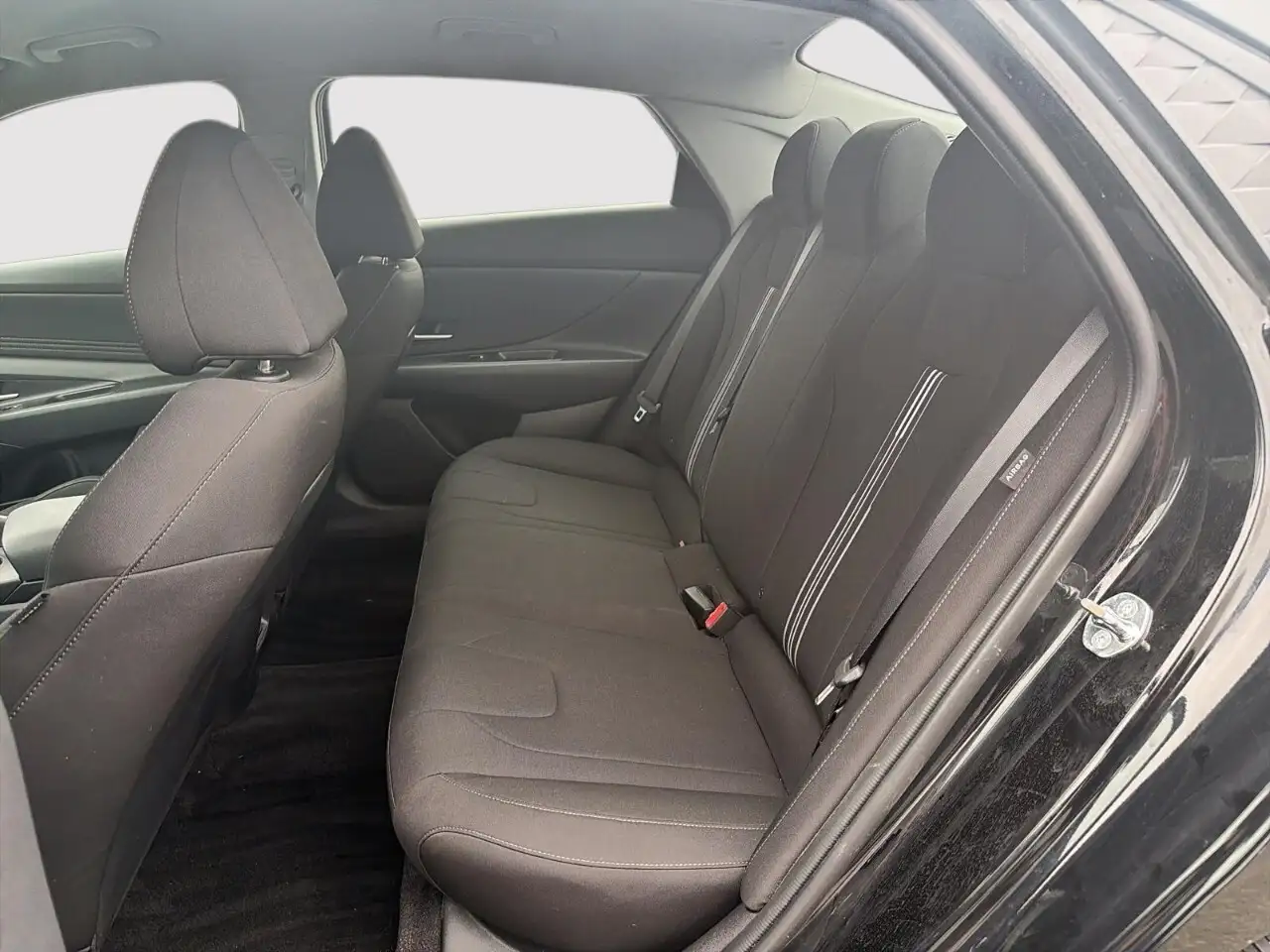 Hyundai ELANTRA photo Hyundai ELANTRA