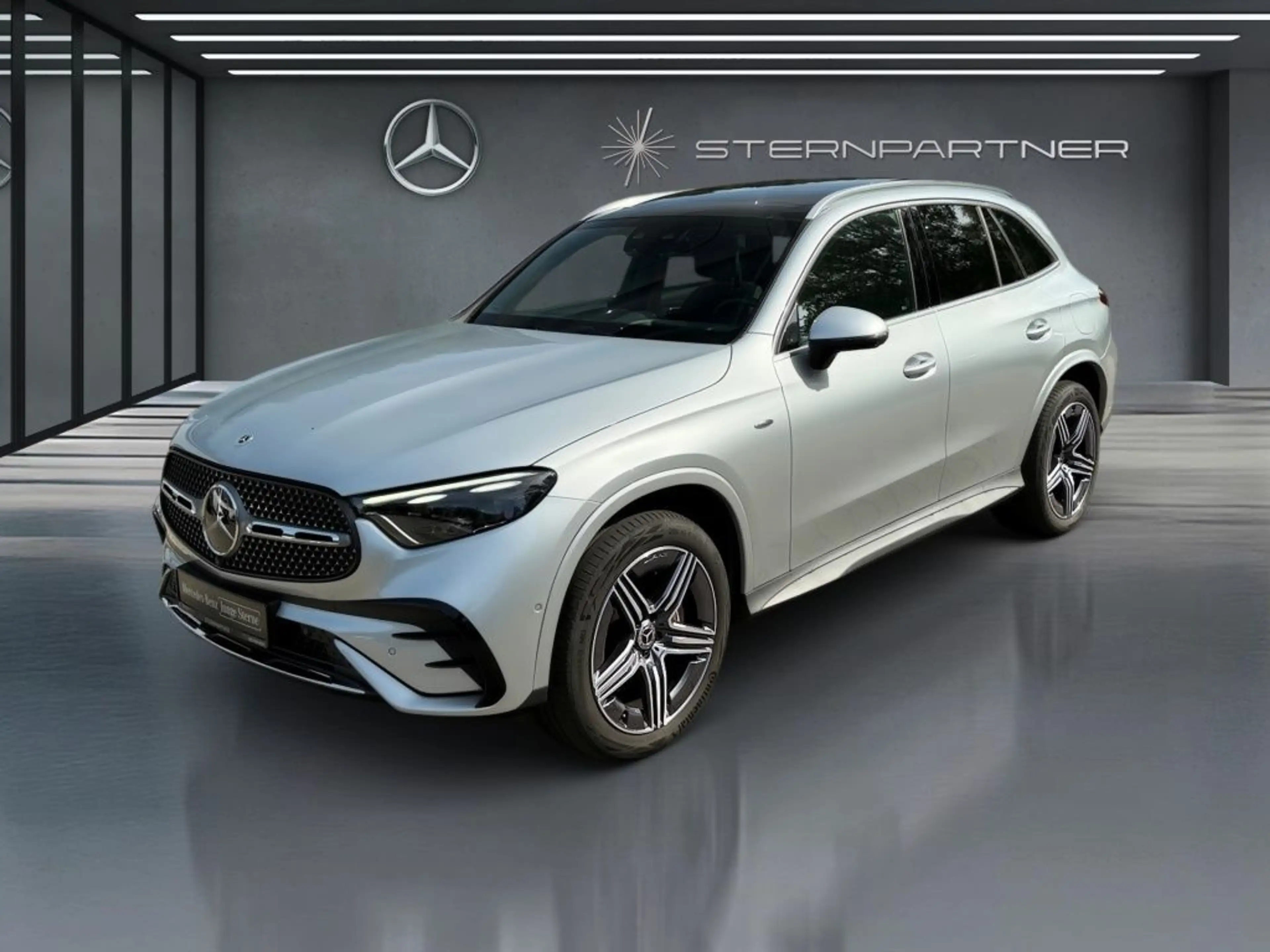 Mercedes-Benz GLC 400 e 4M AMG+PANO+AHK+HUD+360°+DISTRONIC+MEM