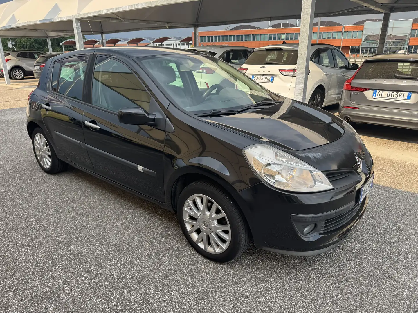 Renault Clio Le Iene 1.2 Benzina 16V 75CV 5 porte Manuale Černá - 2