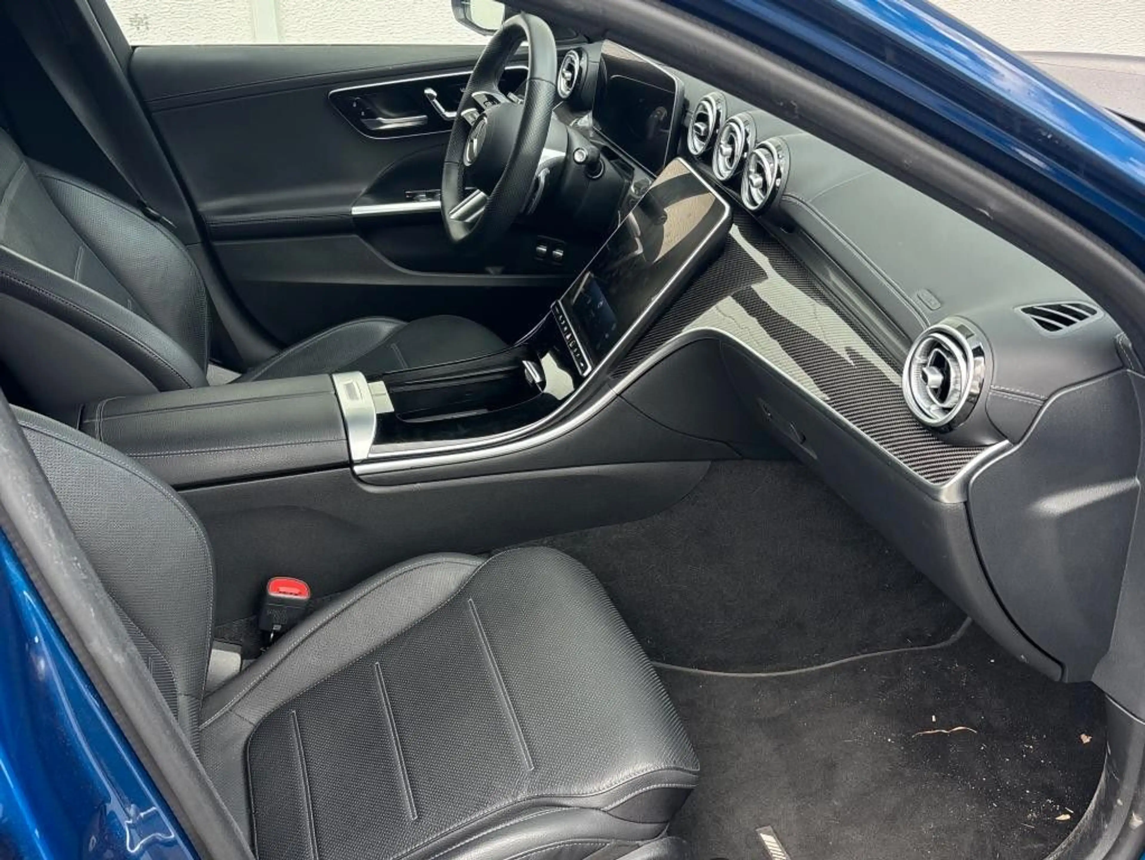 Mercedes-Benz C 400 e 2xAMG LINE*4Matic*Night*360°Pano*Ambient — photo 6