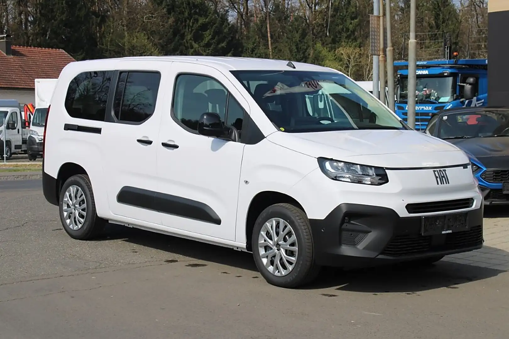 Fiat Doblo Kombi XL 130 Automatik 5Sitze EUR 23990,-- Vors... Weiß - 1