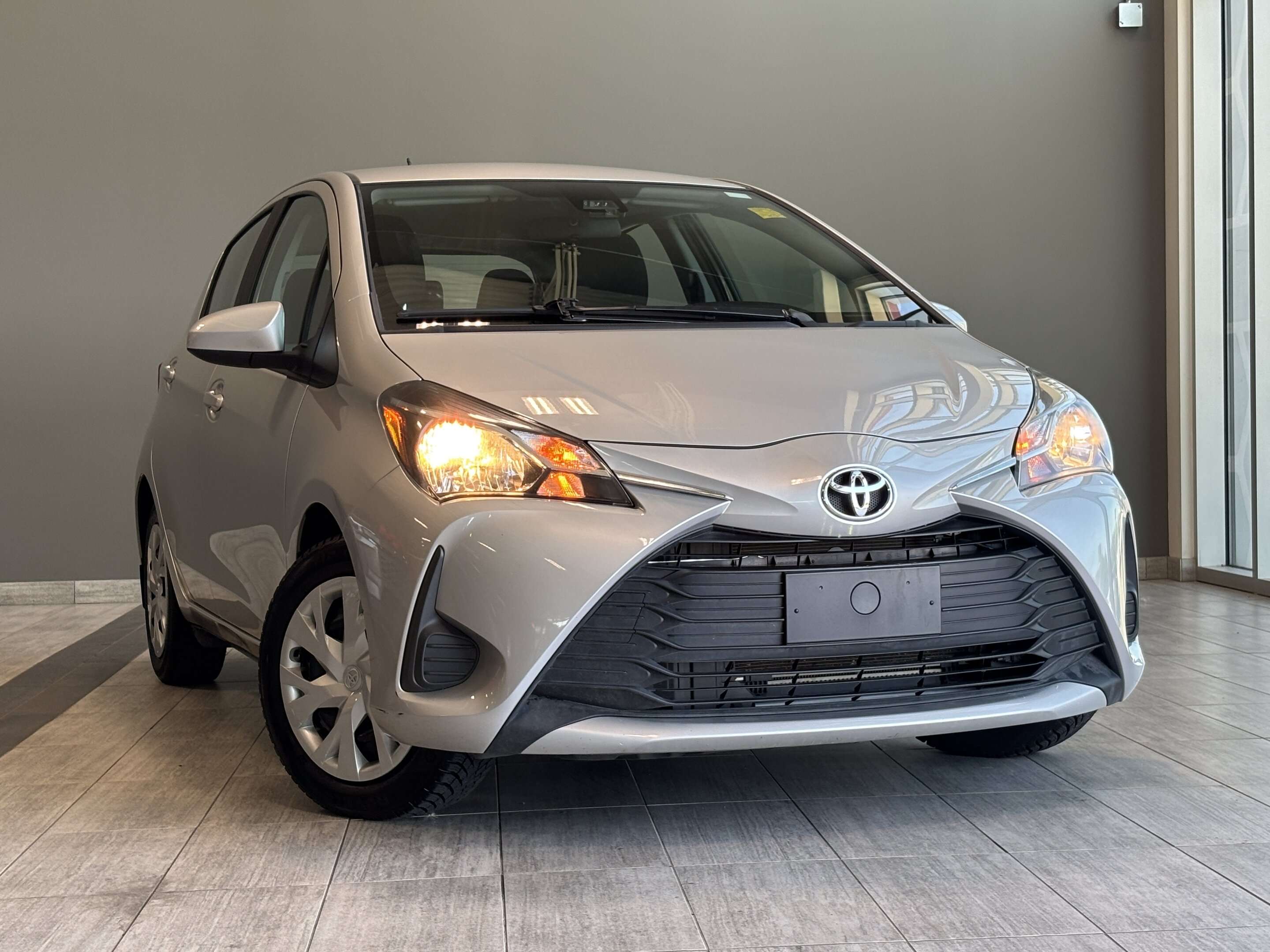 2018 Toyota Yaris LE | Low KMs | Heated Seats — снимка 1