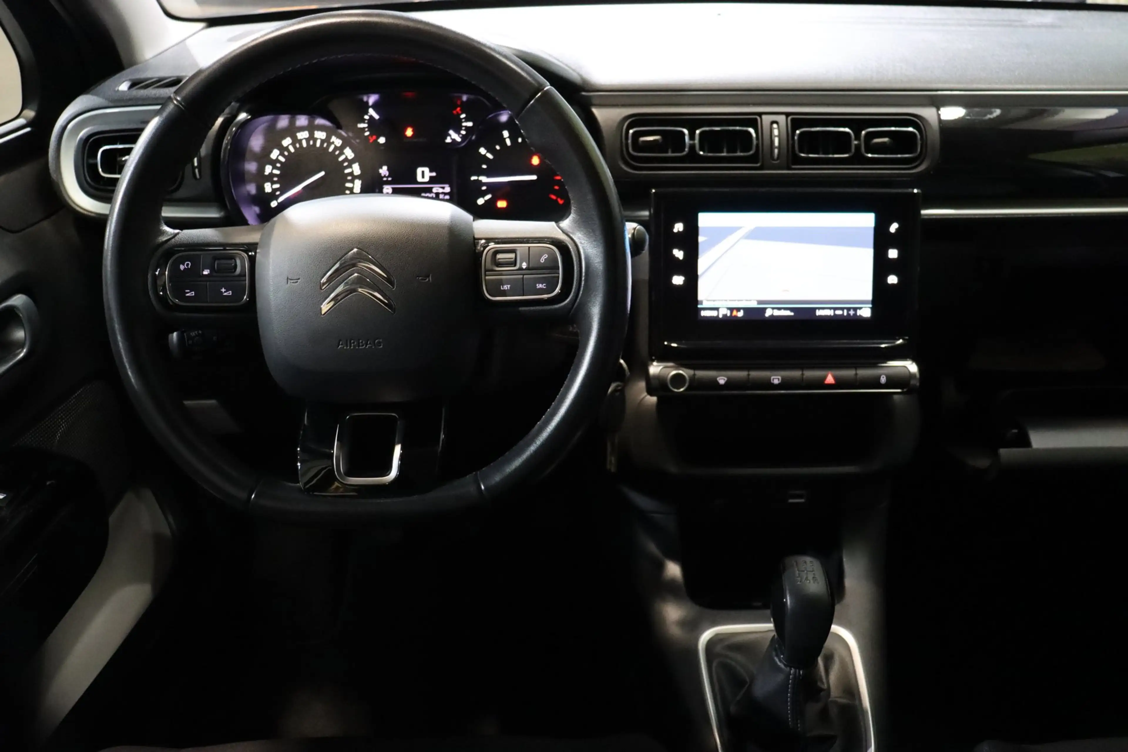Citroen C3 1.2 PureTech Shine | Climate | Parksensor | Carpla — photo 10