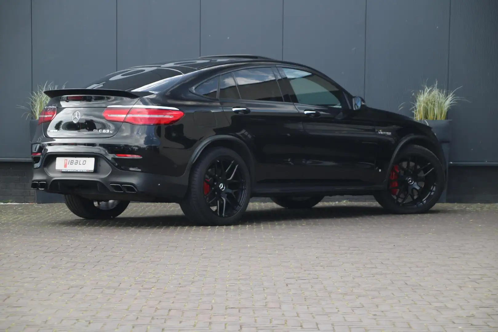 Mercedes-Benz GLC 63 AMG S 4MATIC | Burmester | Trekhaak | Schwarz - 2