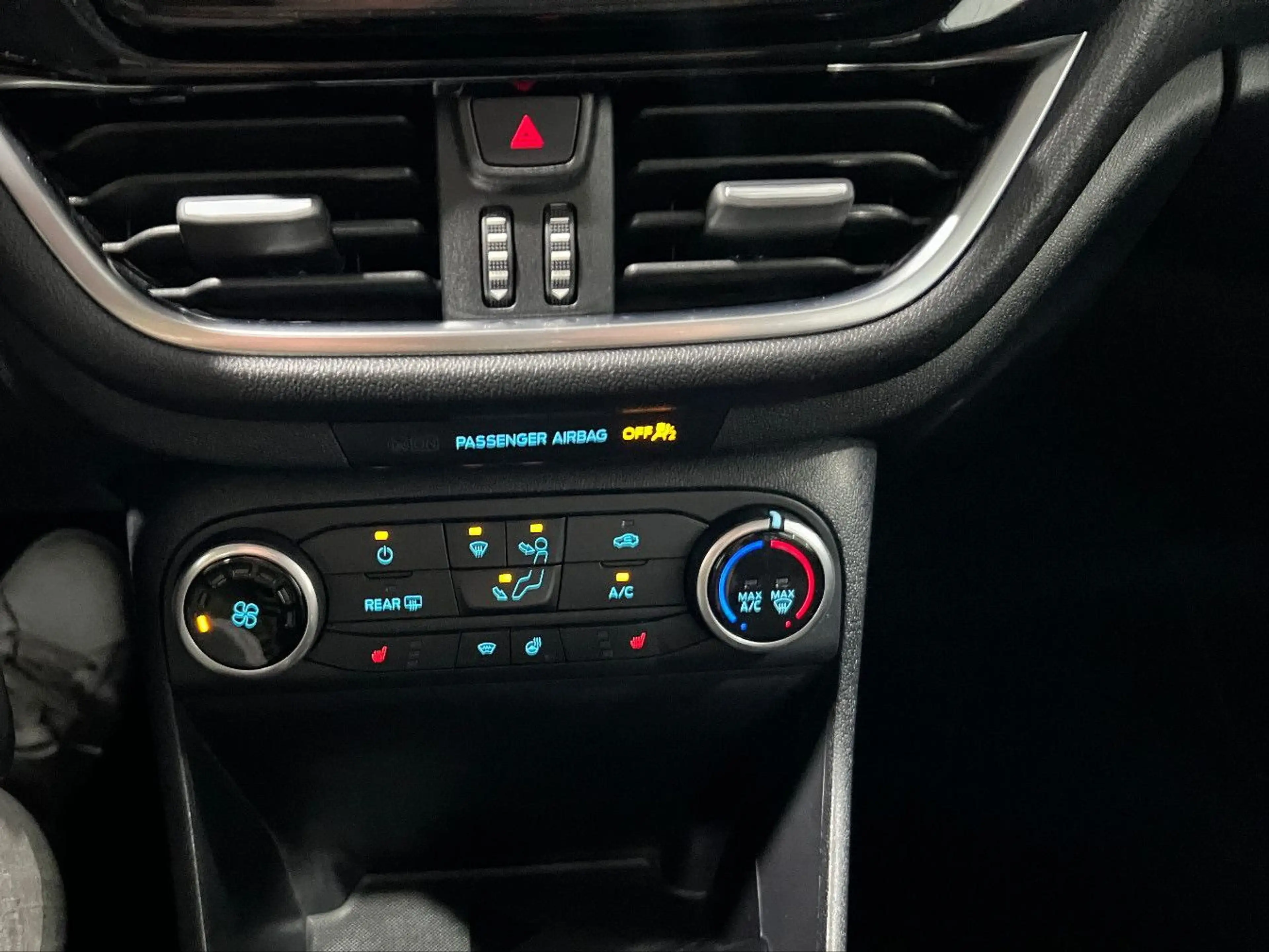 Ford Fiesta 1.1 **LED*Klima*SHZ*Tempomat** — photo 15