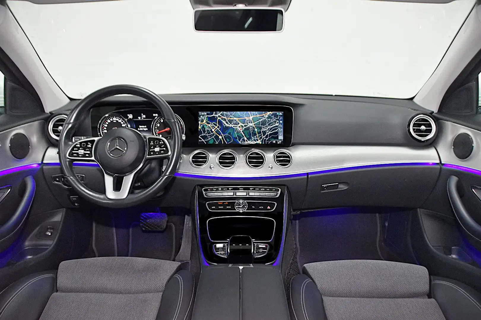 Mercedes-Benz E 200 T CGI  4-MATIC  9G-TRONIC  AVANTGARDE Weiß - 2