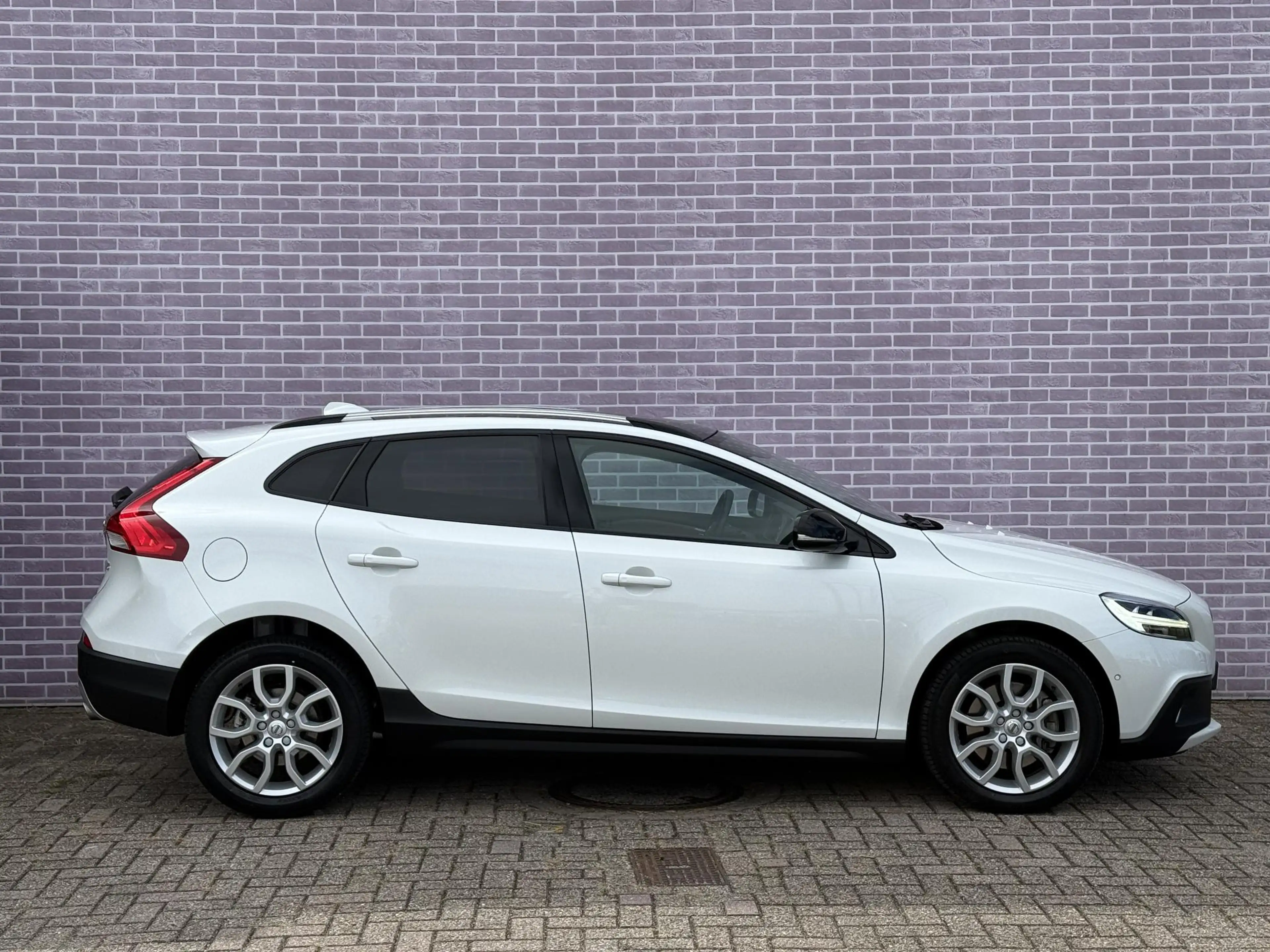 Volvo V40 Cross Country 1.5 T3 Polar+ Luxury | Standkachel | Harman/Kardon — photo 15