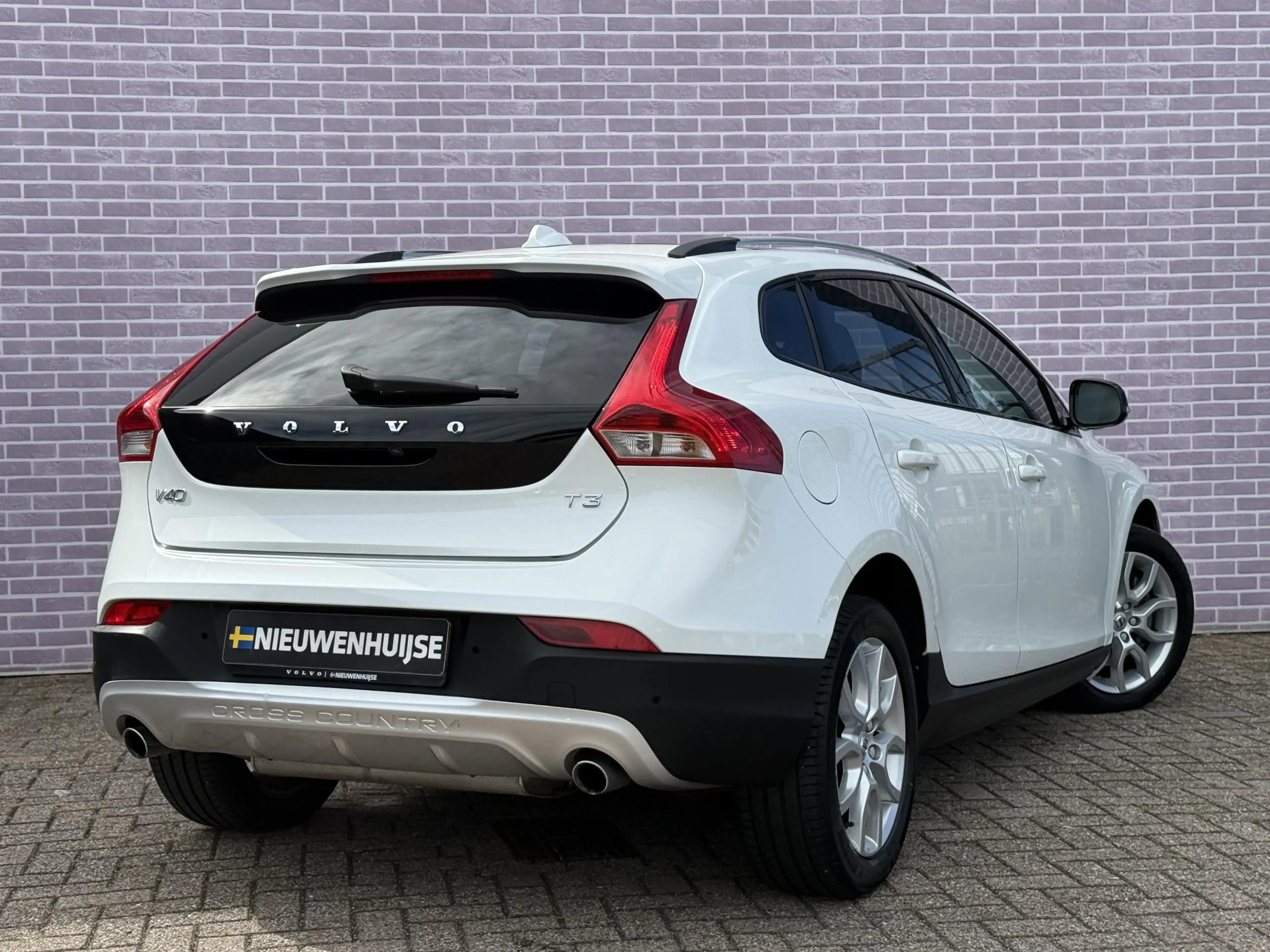 Volvo V40 Cross Country 1.5 T3 Polar+ Luxury | Standkachel | Harman/Kardon — photo 3