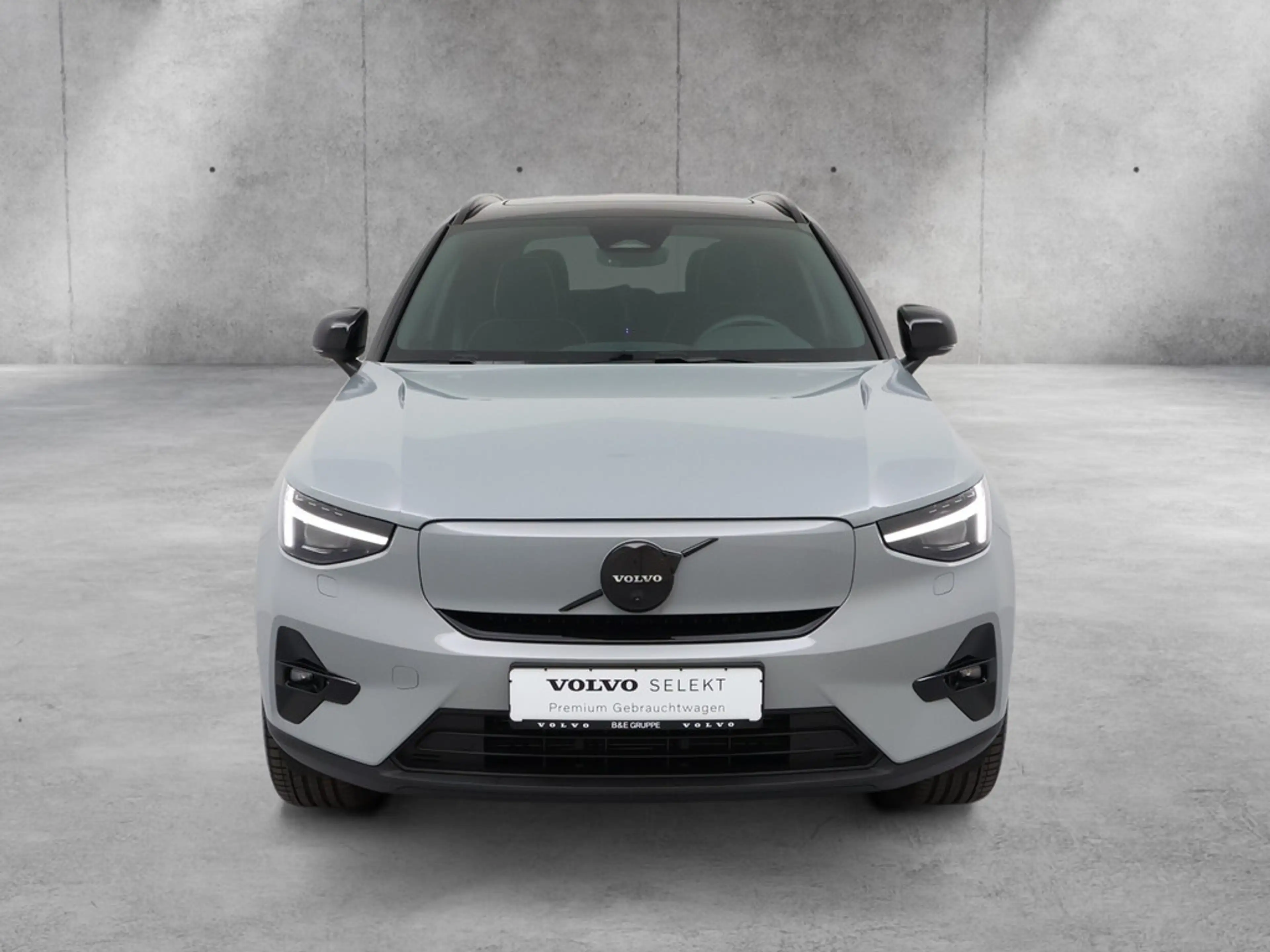 Volvo EX40 185 kW Single Motor Extended Range RWD Ultra Black Edition — photo 2