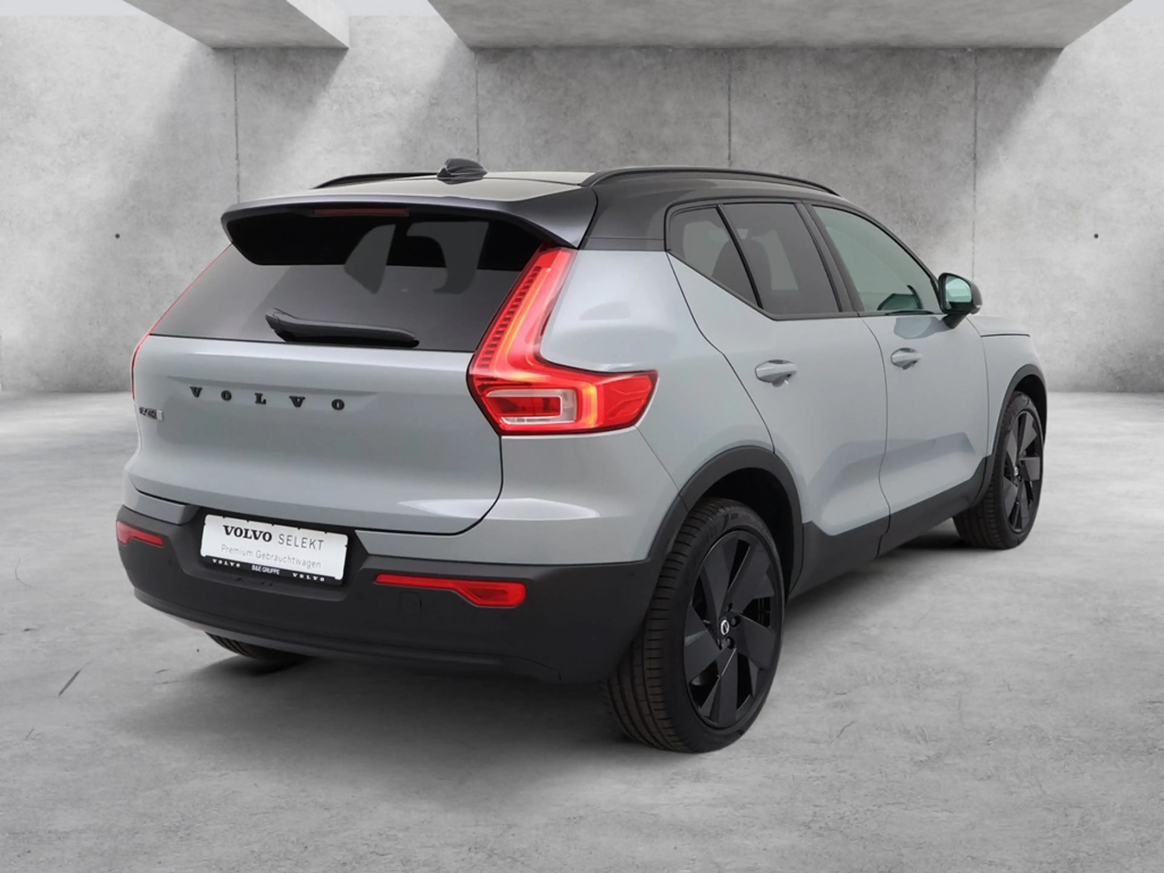Volvo EX40 185 kW Single Motor Extended Range RWD Ultra Black Edition — photo 5