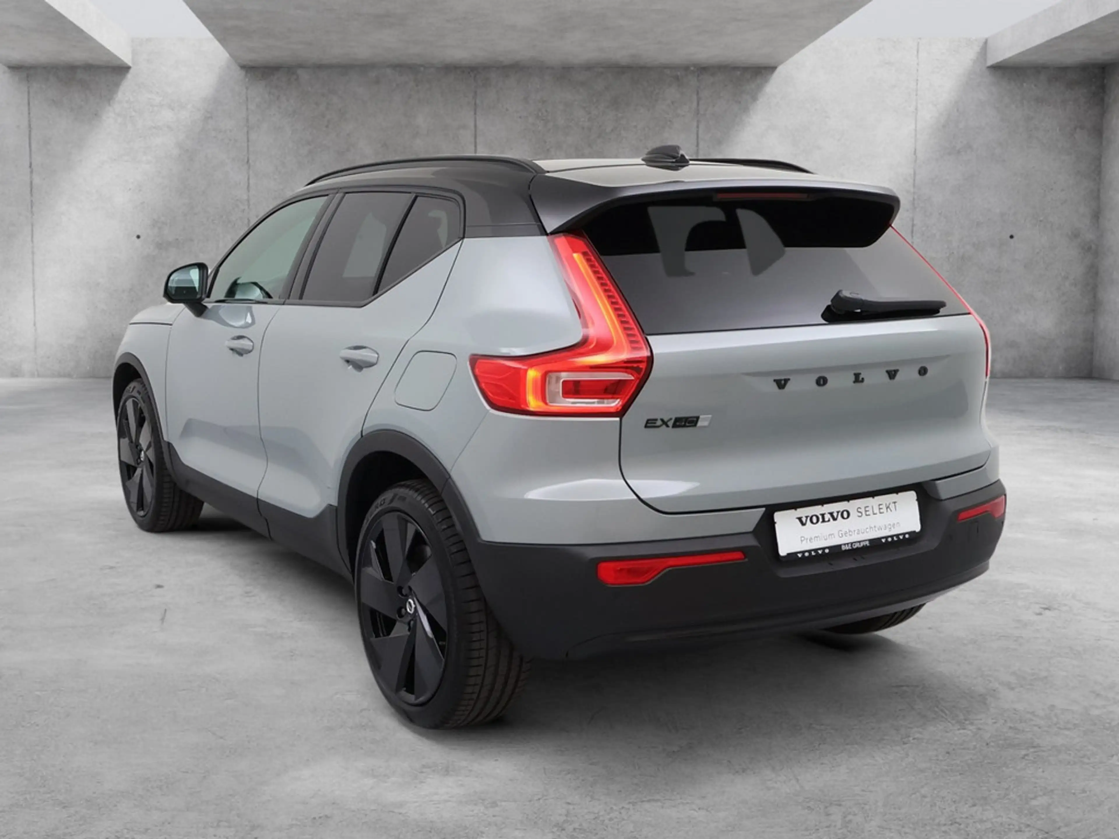 Volvo EX40 185 kW Single Motor Extended Range RWD Ultra Black Edition — photo 7
