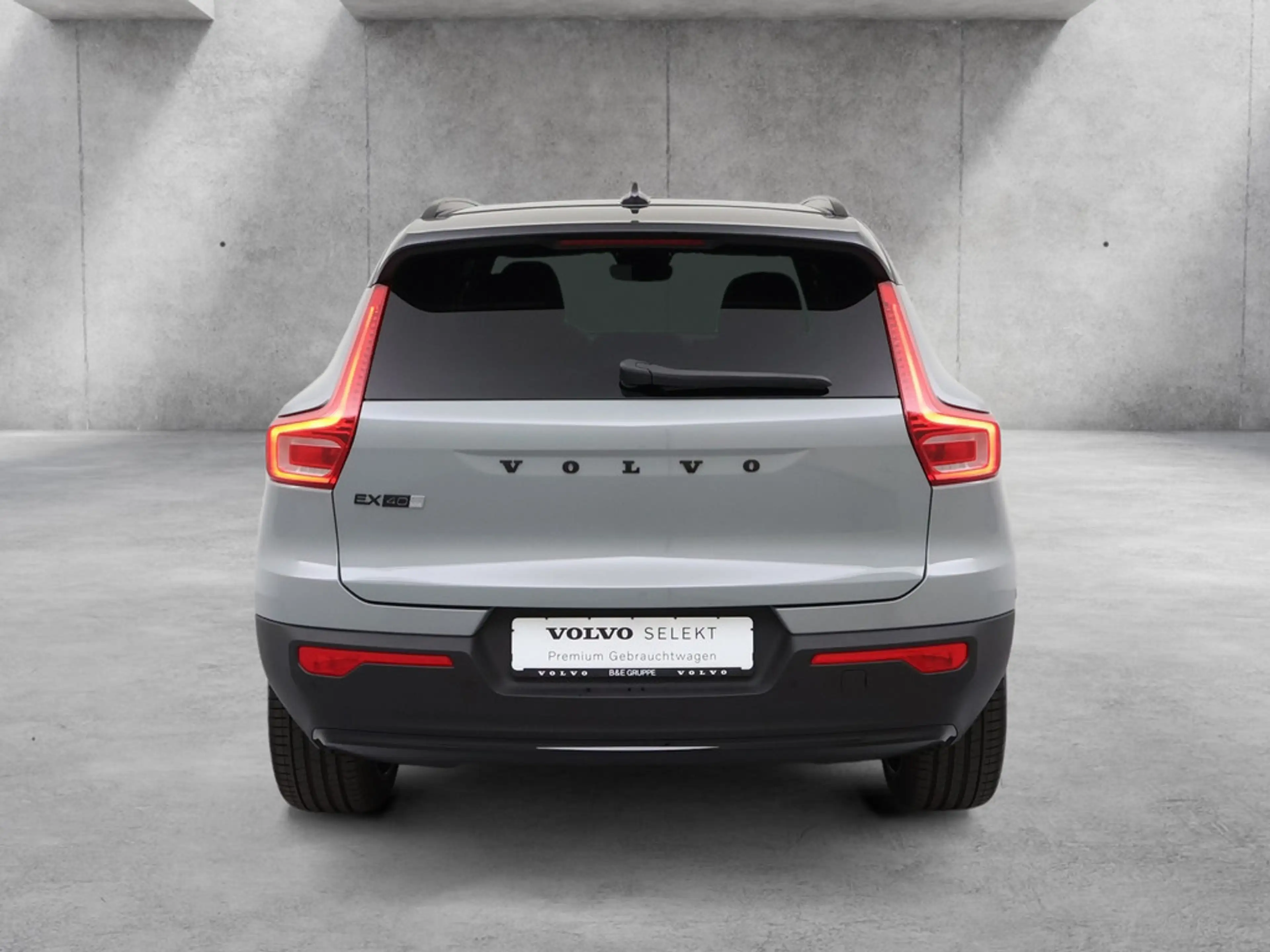 Volvo EX40 185 kW Single Motor Extended Range RWD Ultra Black Edition — photo 6