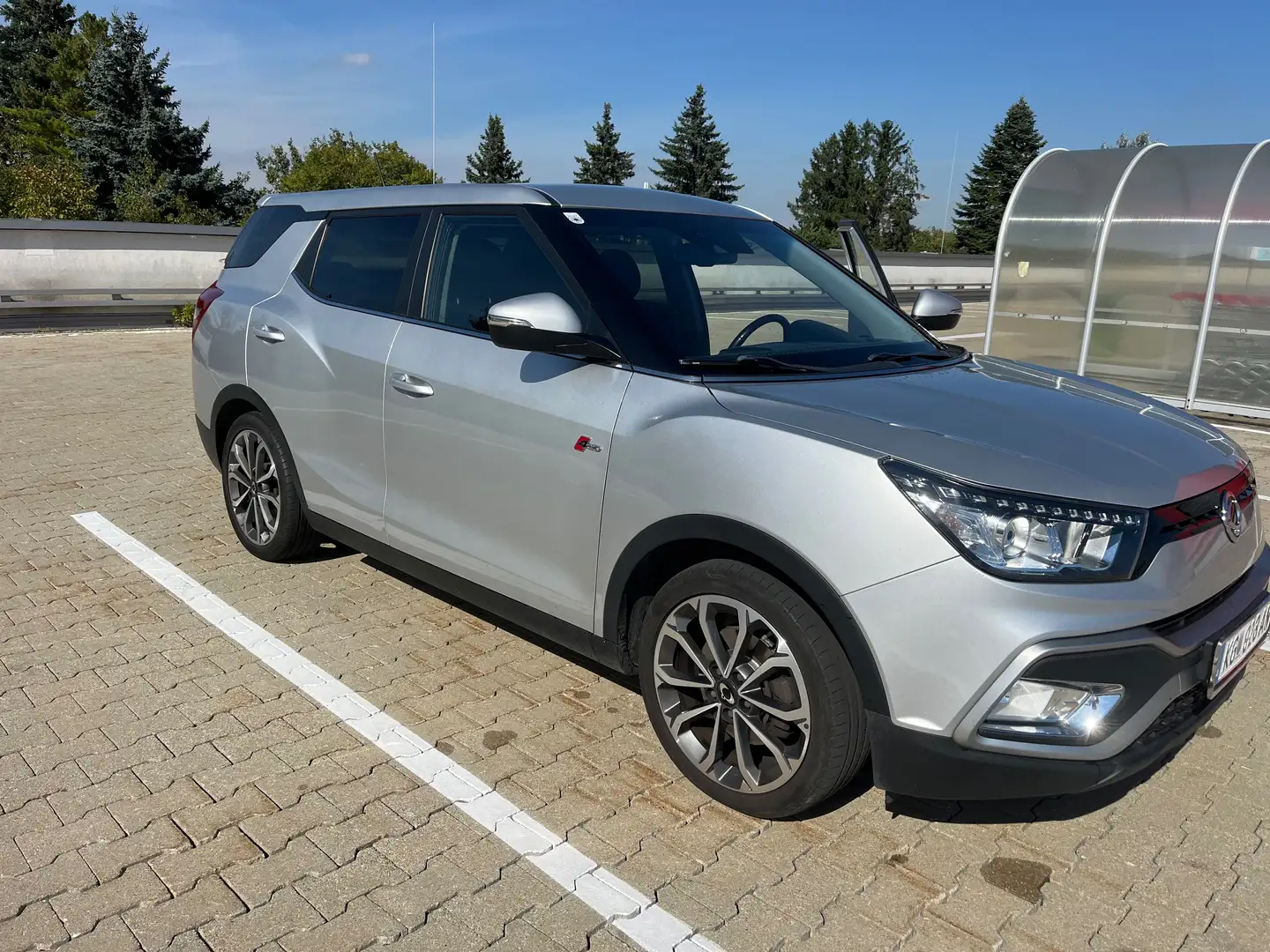 SsangYong XLV XLV 1,6i 4WD Icon Aut. Icon Silber - 1