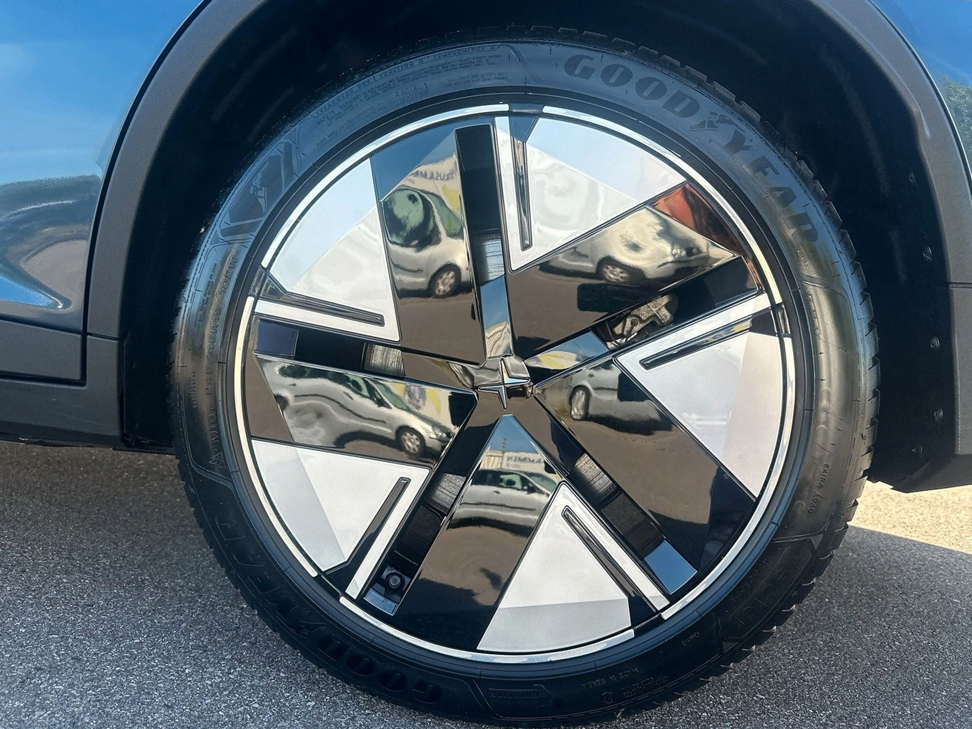Polestar 2 Long Range Single Motor MJ 26 Pilot Plus — photo 2