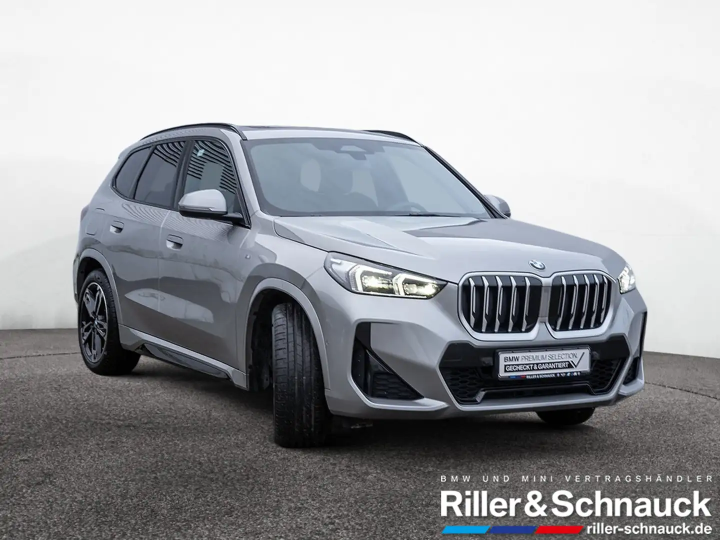 BMW X1 sDrive 18i M-Sport AHK+PANO+KAM+LED+SHZG Silber - 2