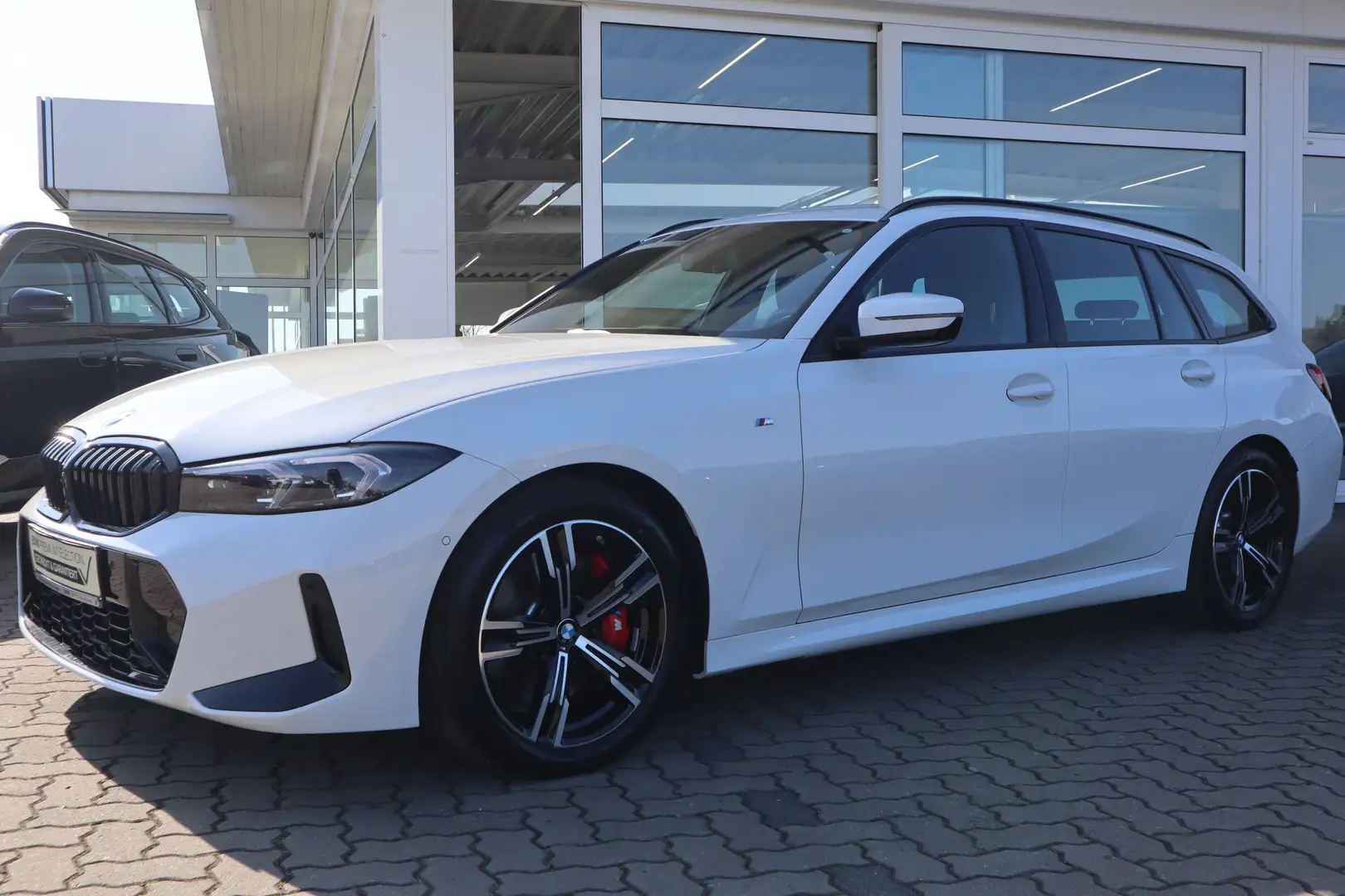 BMW 320 d Touring M Sportpaket DAB LED Komfortzg. Weiß - 1