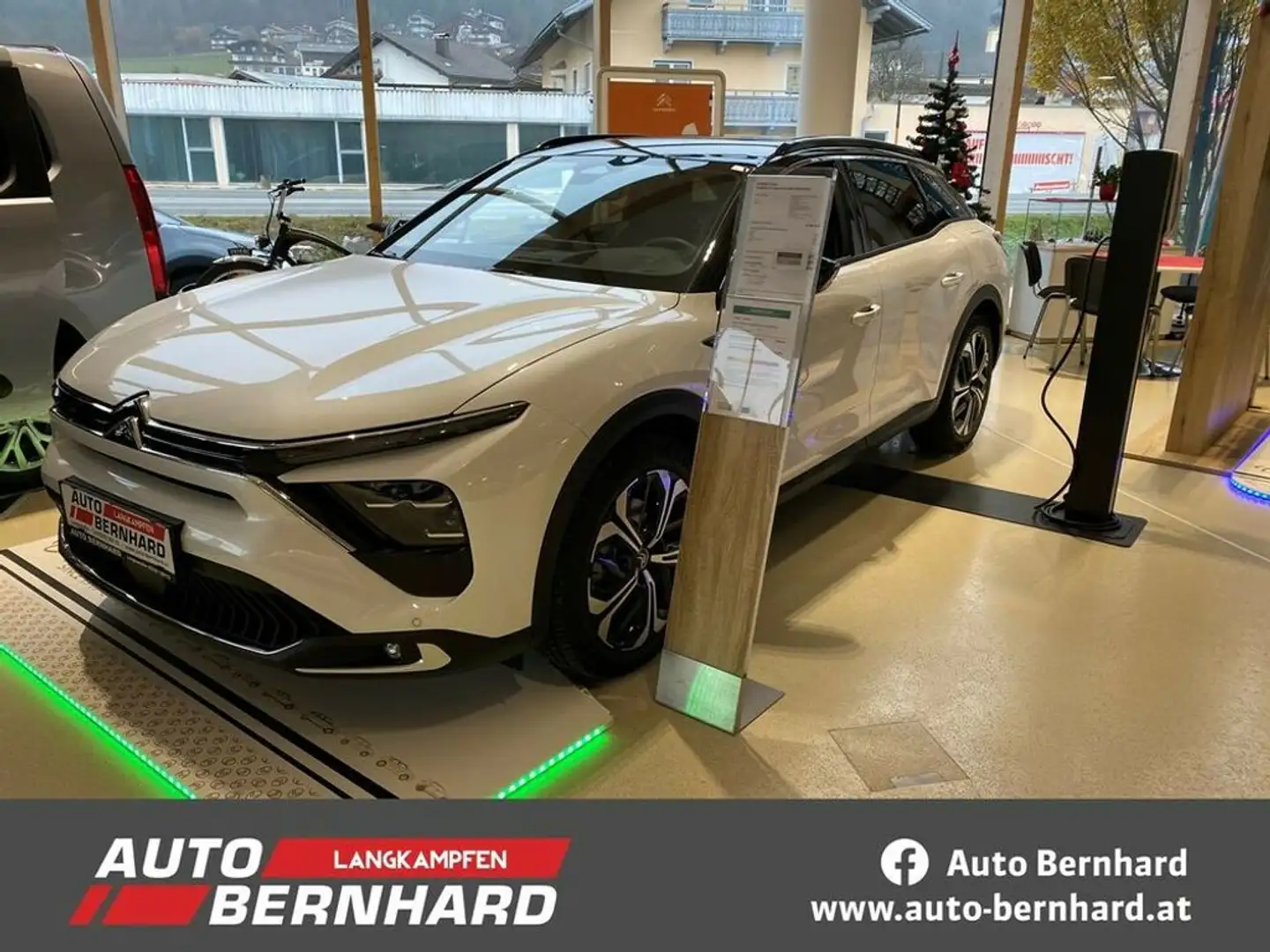 Citroen C5 X Shine Edition Hybrid 225 e-EAT8 Weiß - 1