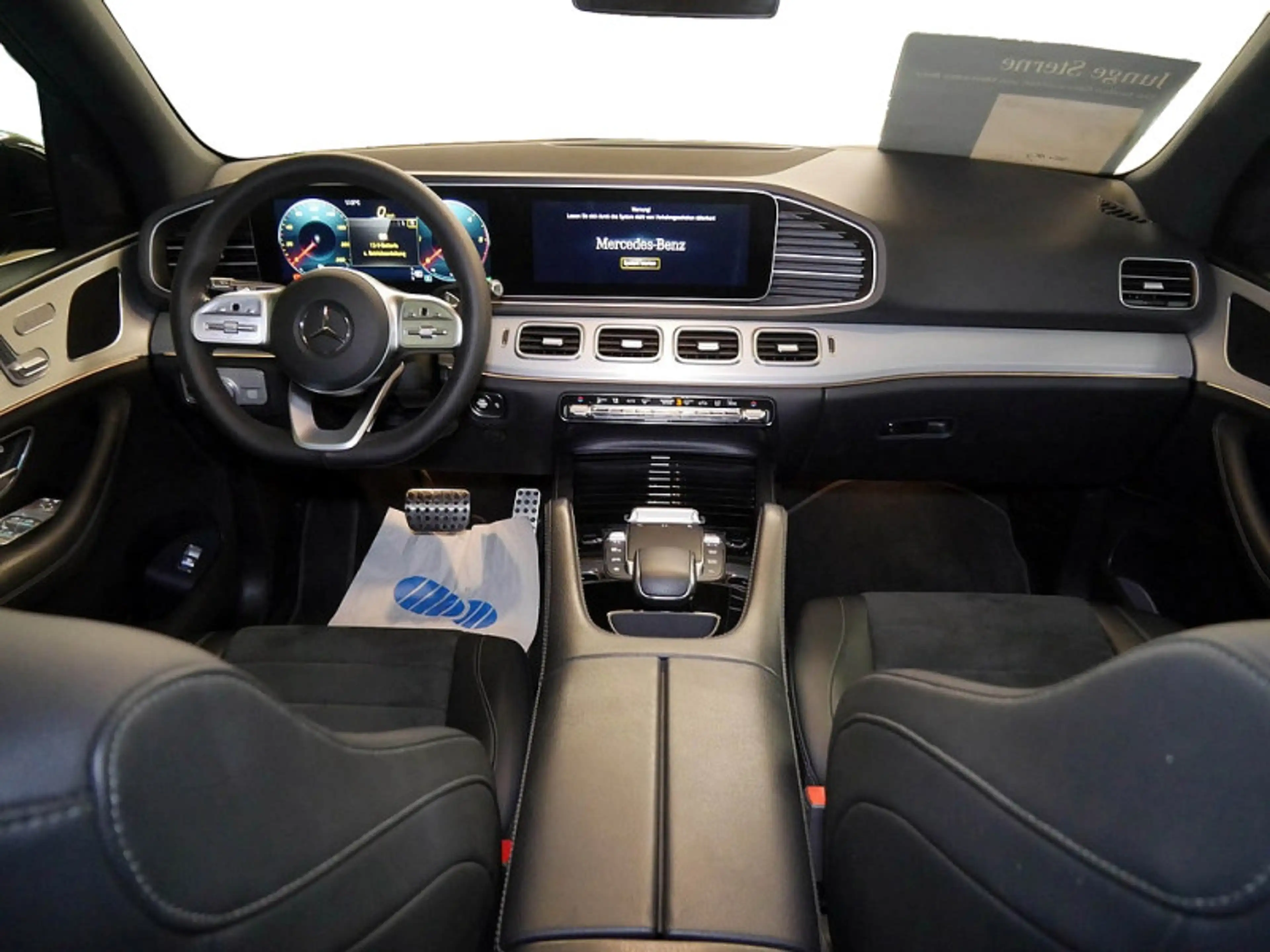 Mercedes-Benz GLE 300 d 4M AMG WIDE KAMERA PANO SPUR PDC SHD — photo 8