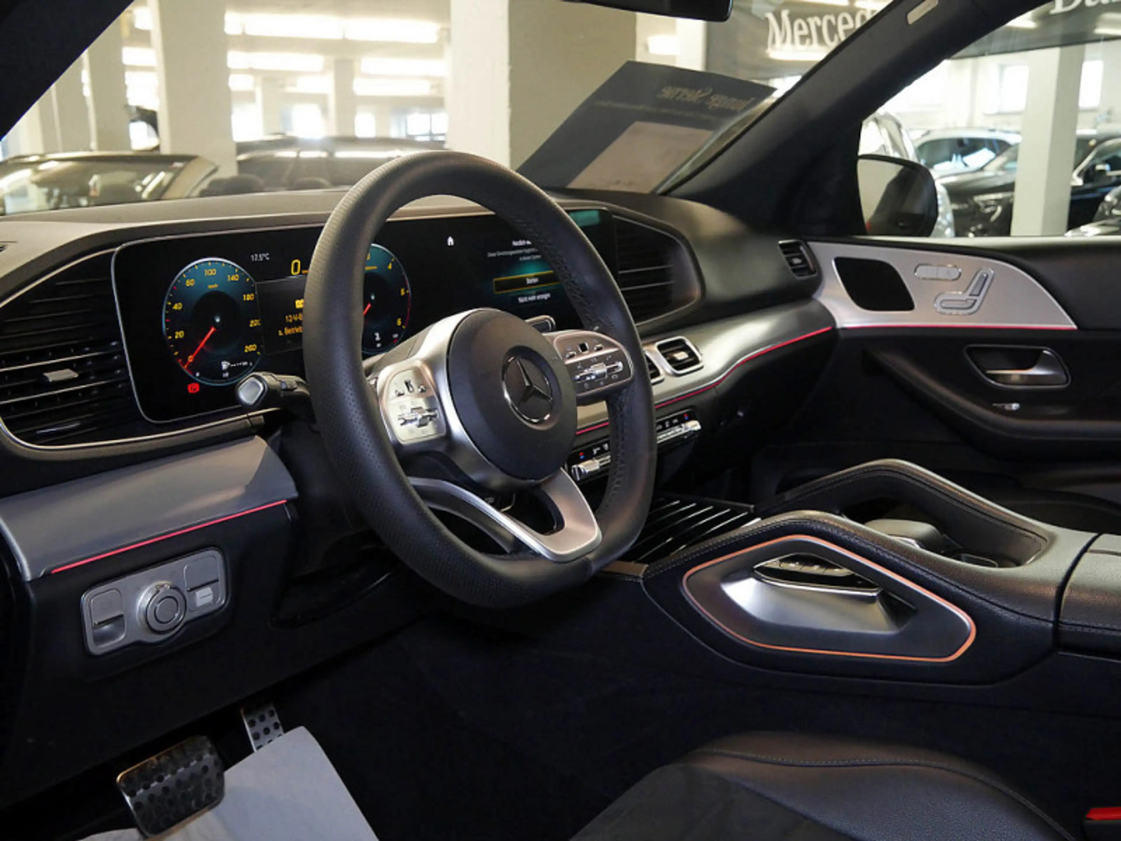 Mercedes-Benz GLE 300 d 4M AMG WIDE KAMERA PANO SPUR PDC SHD — photo 12