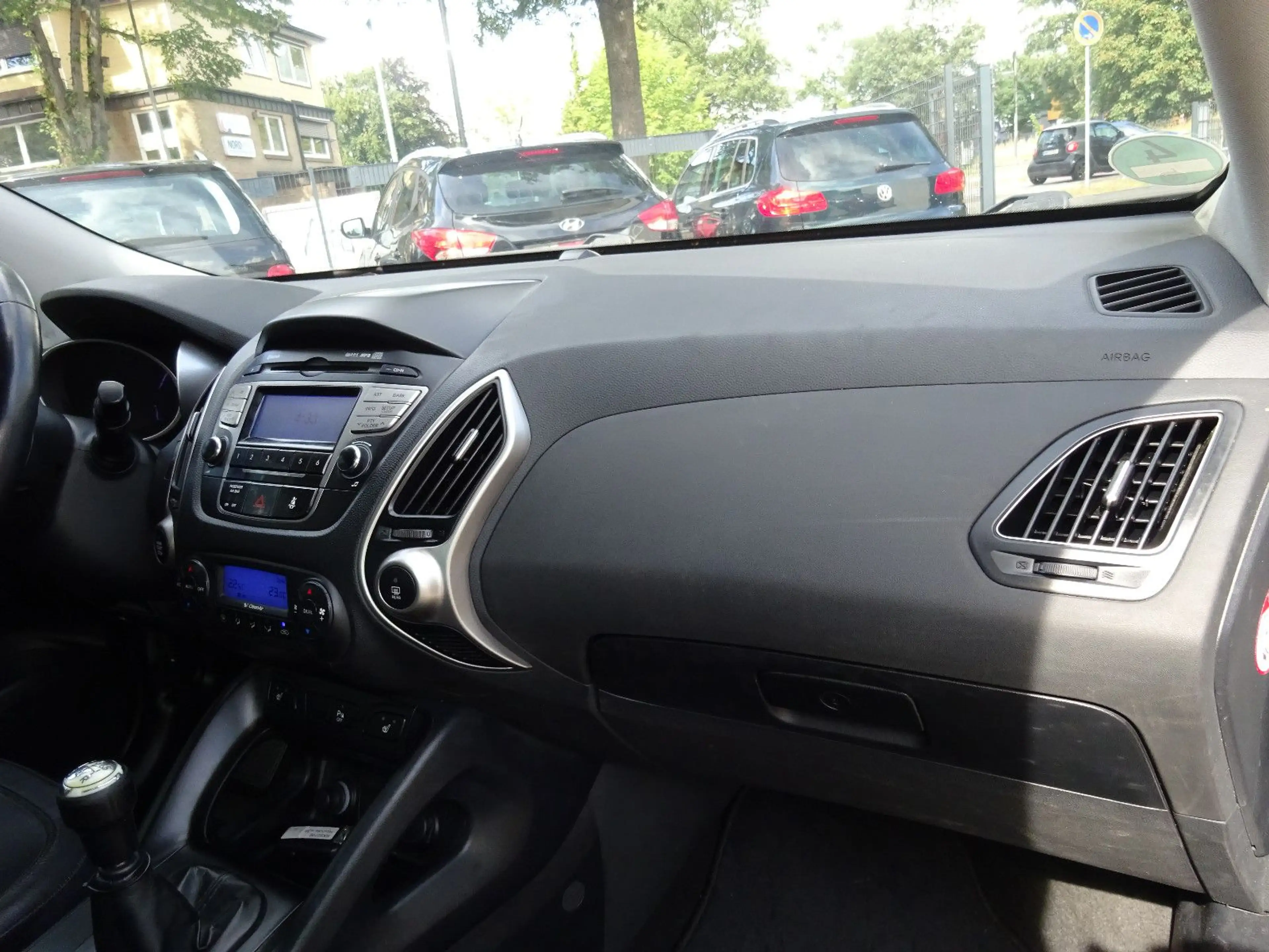 Hyundai iX35 Premium AWD / 1-Hand / SHZ / Leder / Klimaa — photo 14