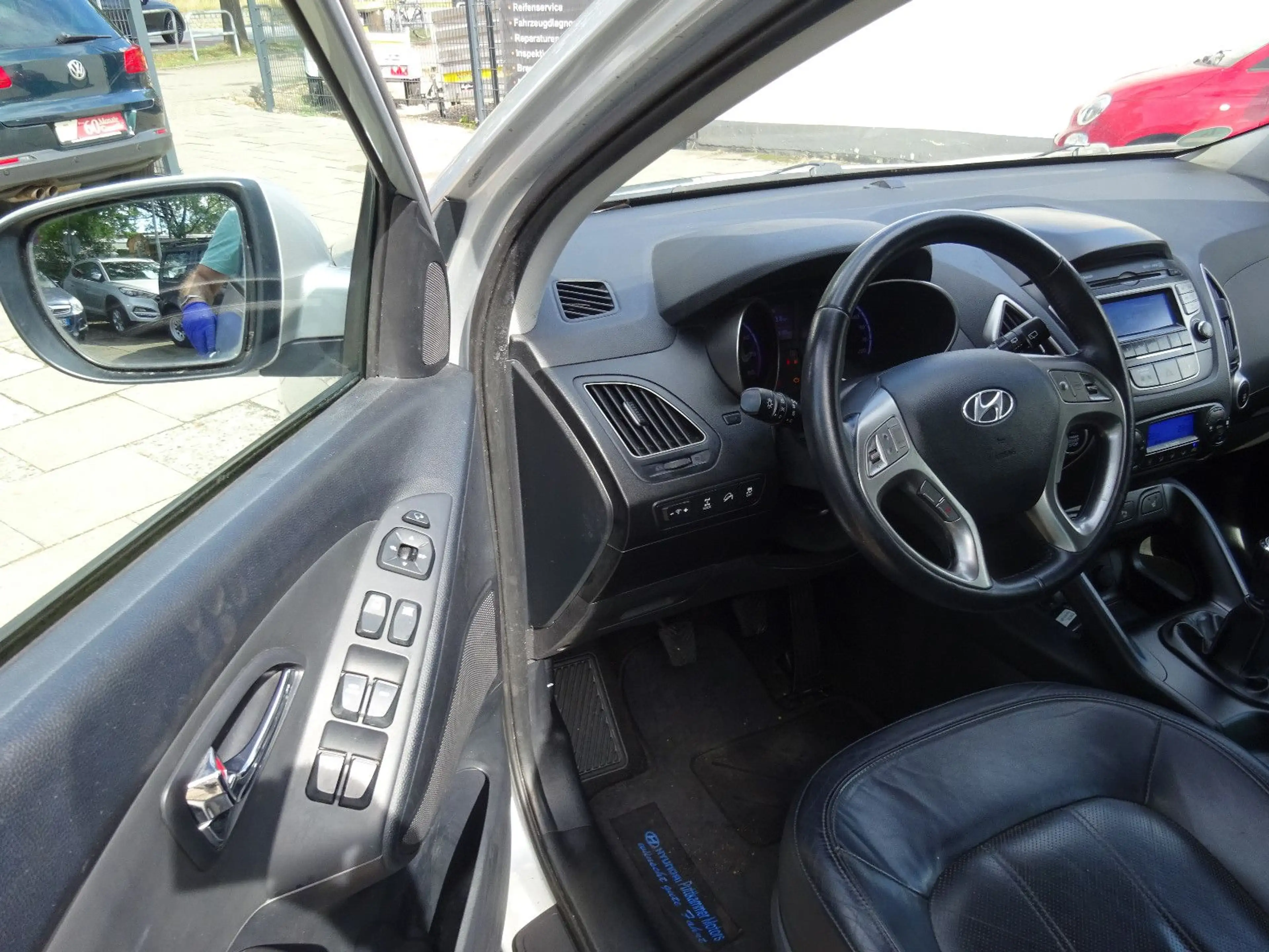 Hyundai iX35 Premium AWD / 1-Hand / SHZ / Leder / Klimaa — photo 15