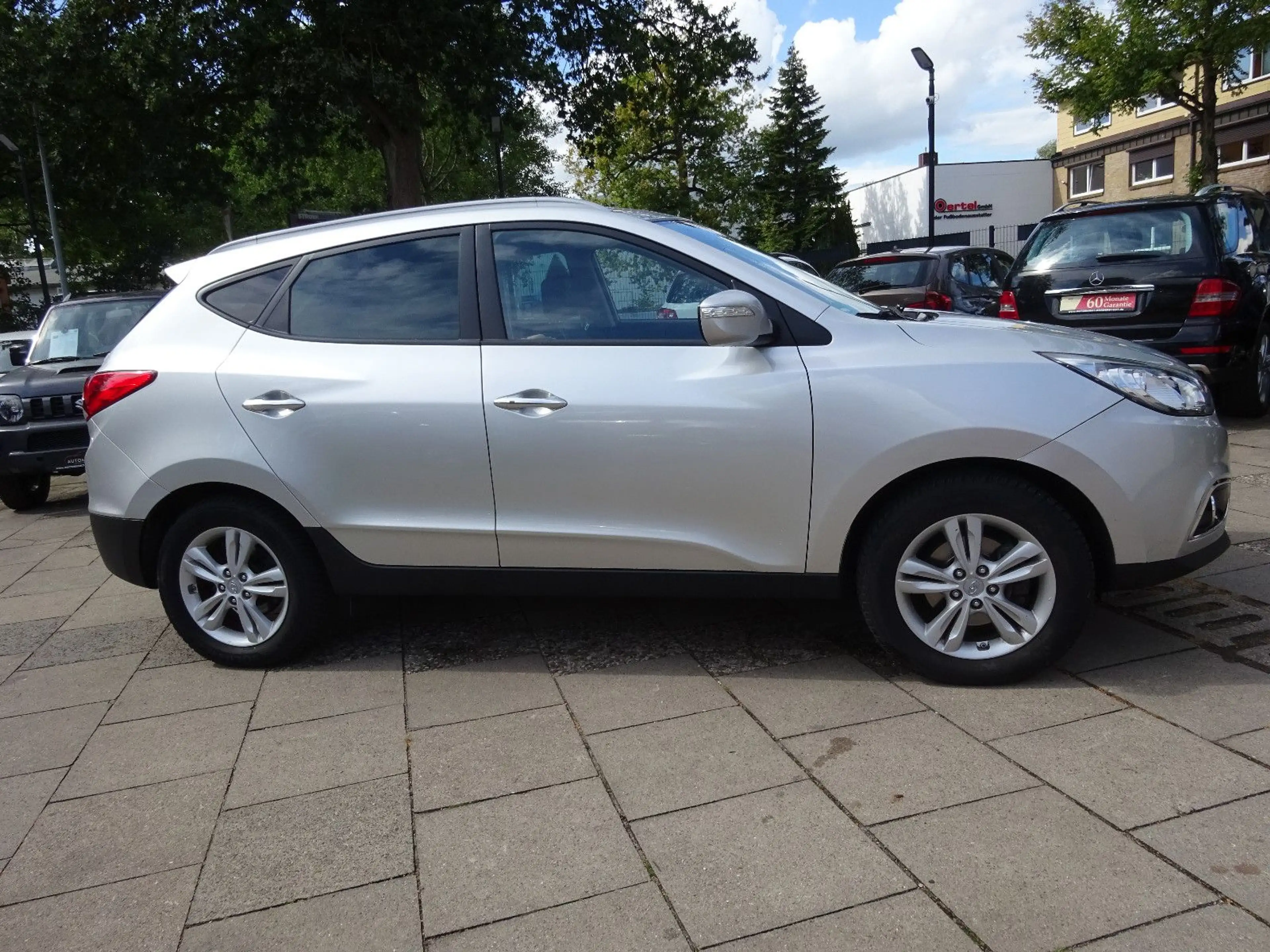 Hyundai iX35 Premium AWD / 1-Hand / SHZ / Leder / Klimaa — photo 4