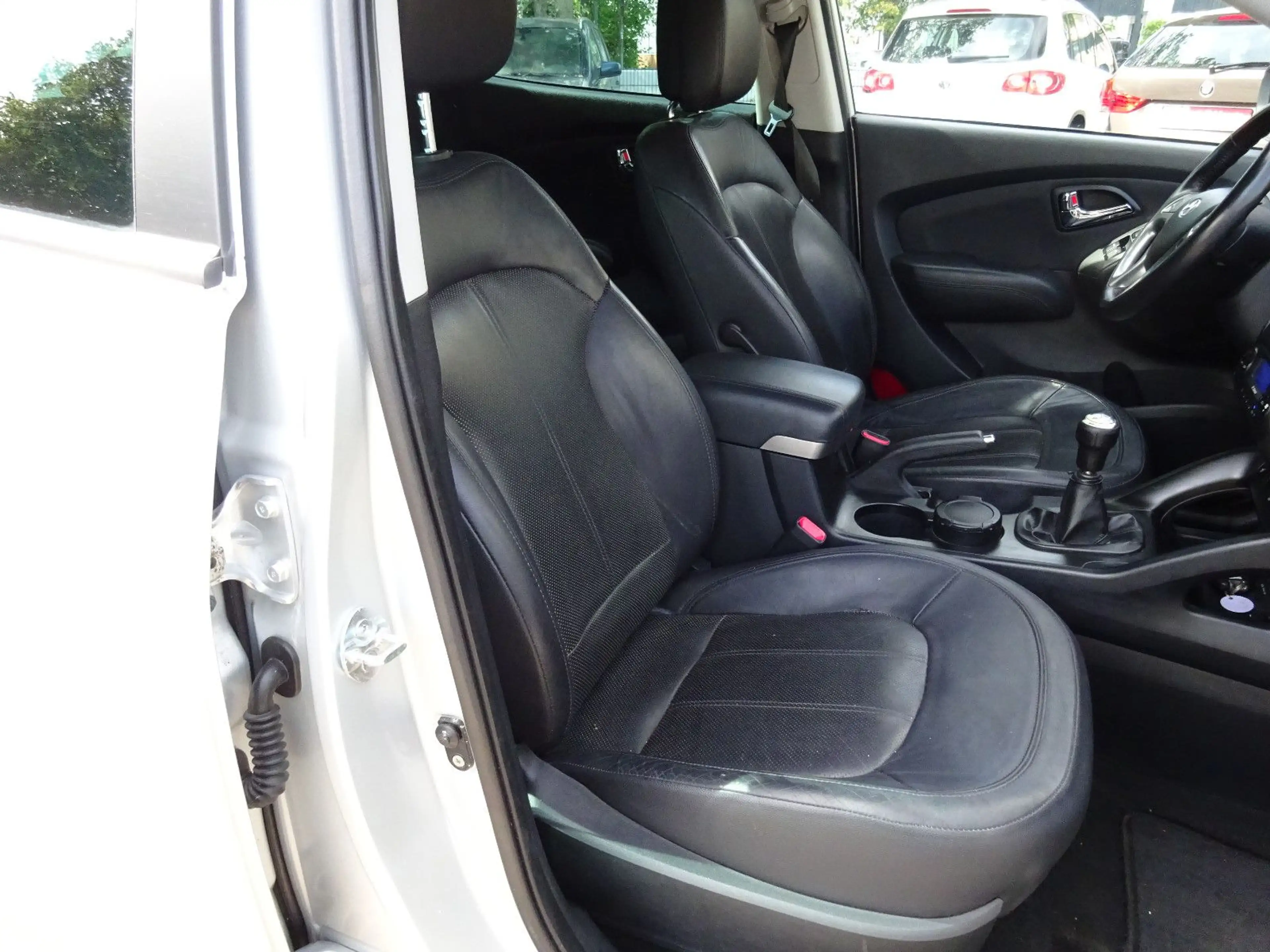 Hyundai iX35 Premium AWD / 1-Hand / SHZ / Leder / Klimaa — photo 13