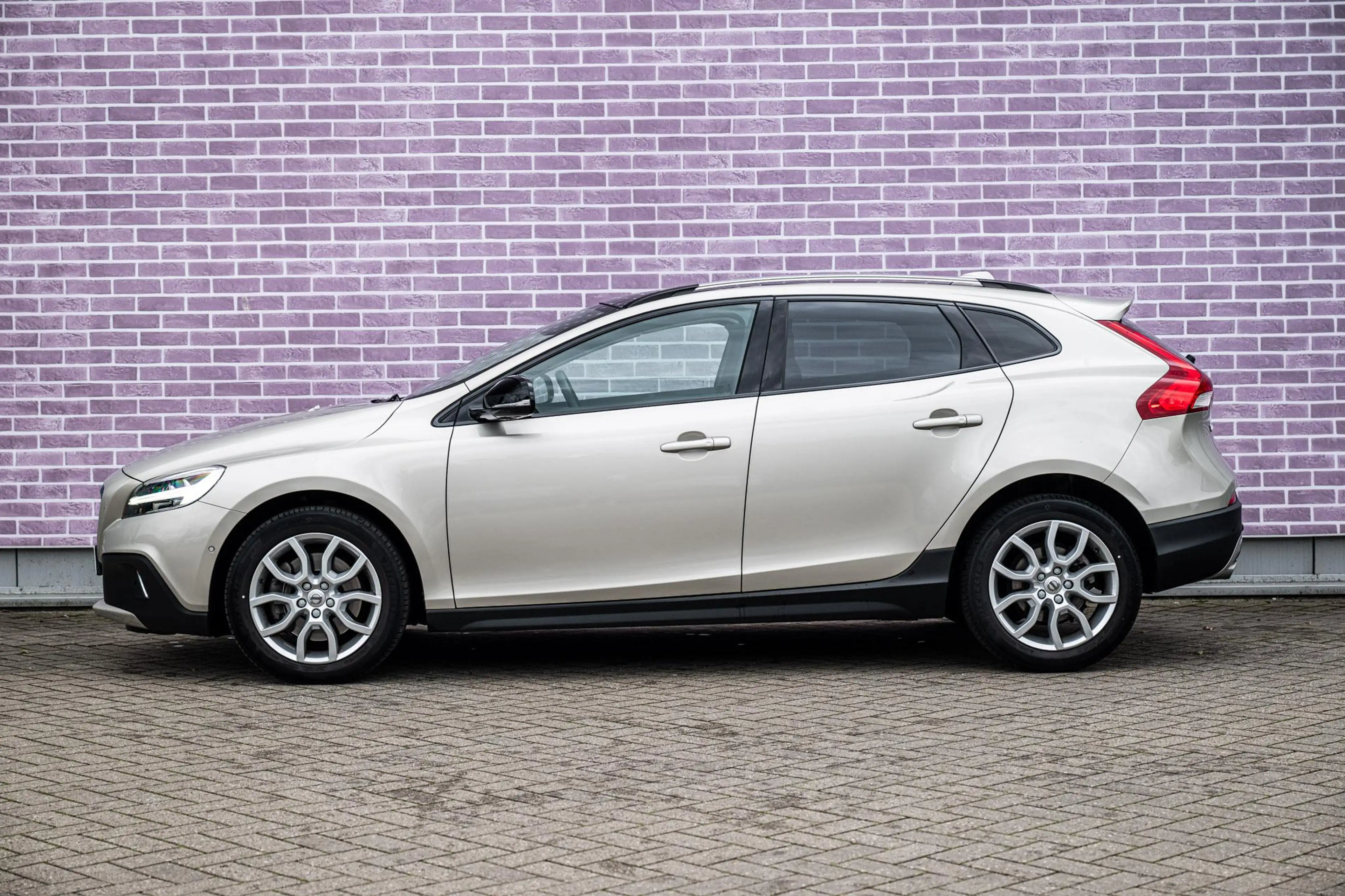 Volvo V40 Cross Country 1.5 T3 Polar+ Luxury | Trekhaak | Adaptieve cruise — photo 6